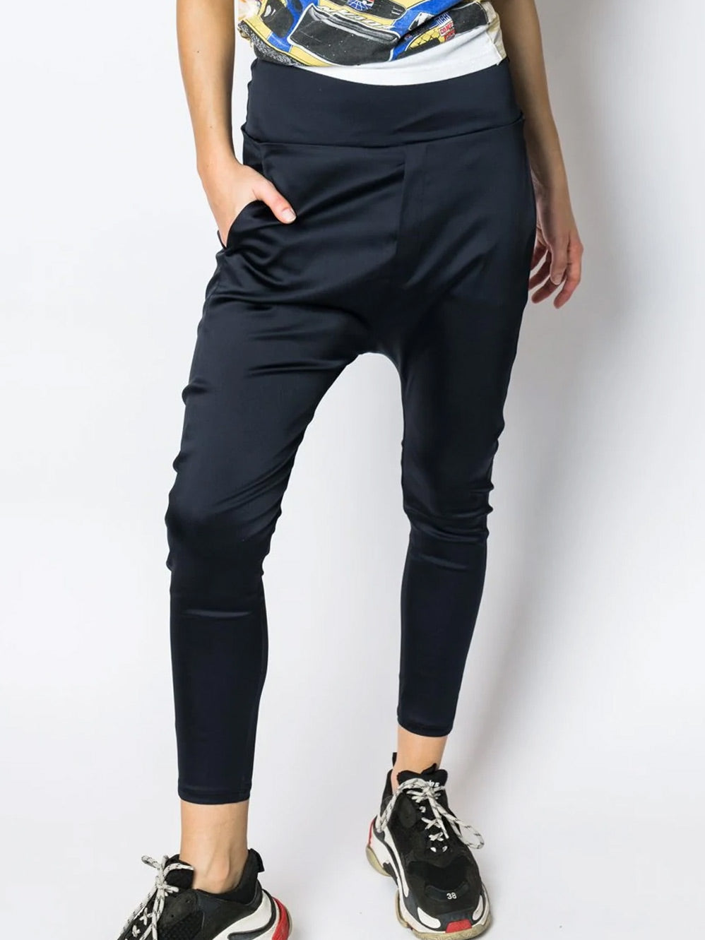 EMPIRE ROSE LUXE HIGHRISE CROPPED PANT (Black)