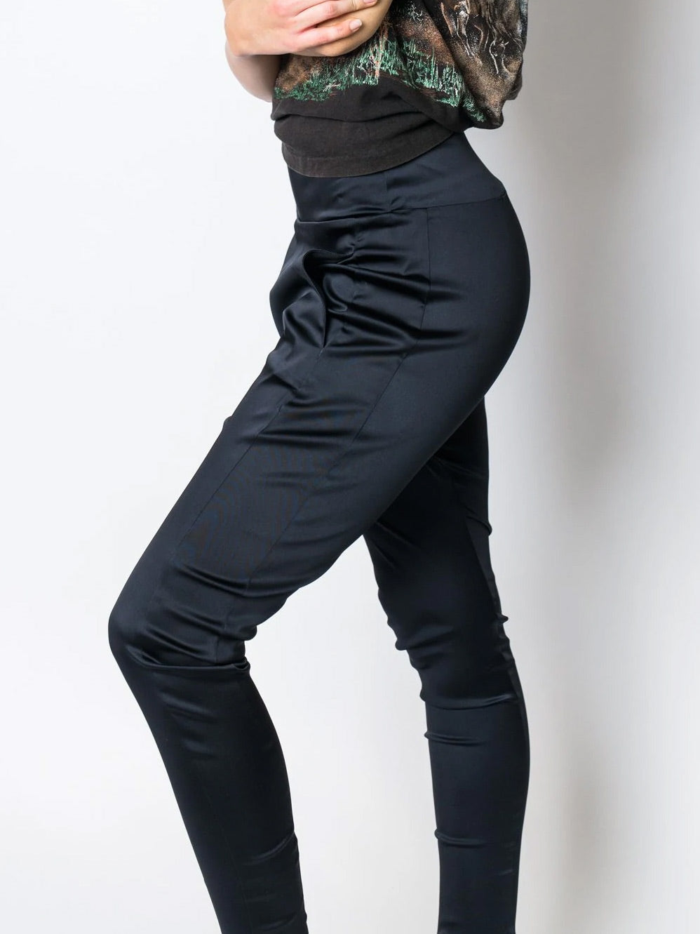 EMPIRE ROSE LUXE HIGH RISE TRAINER (Black)