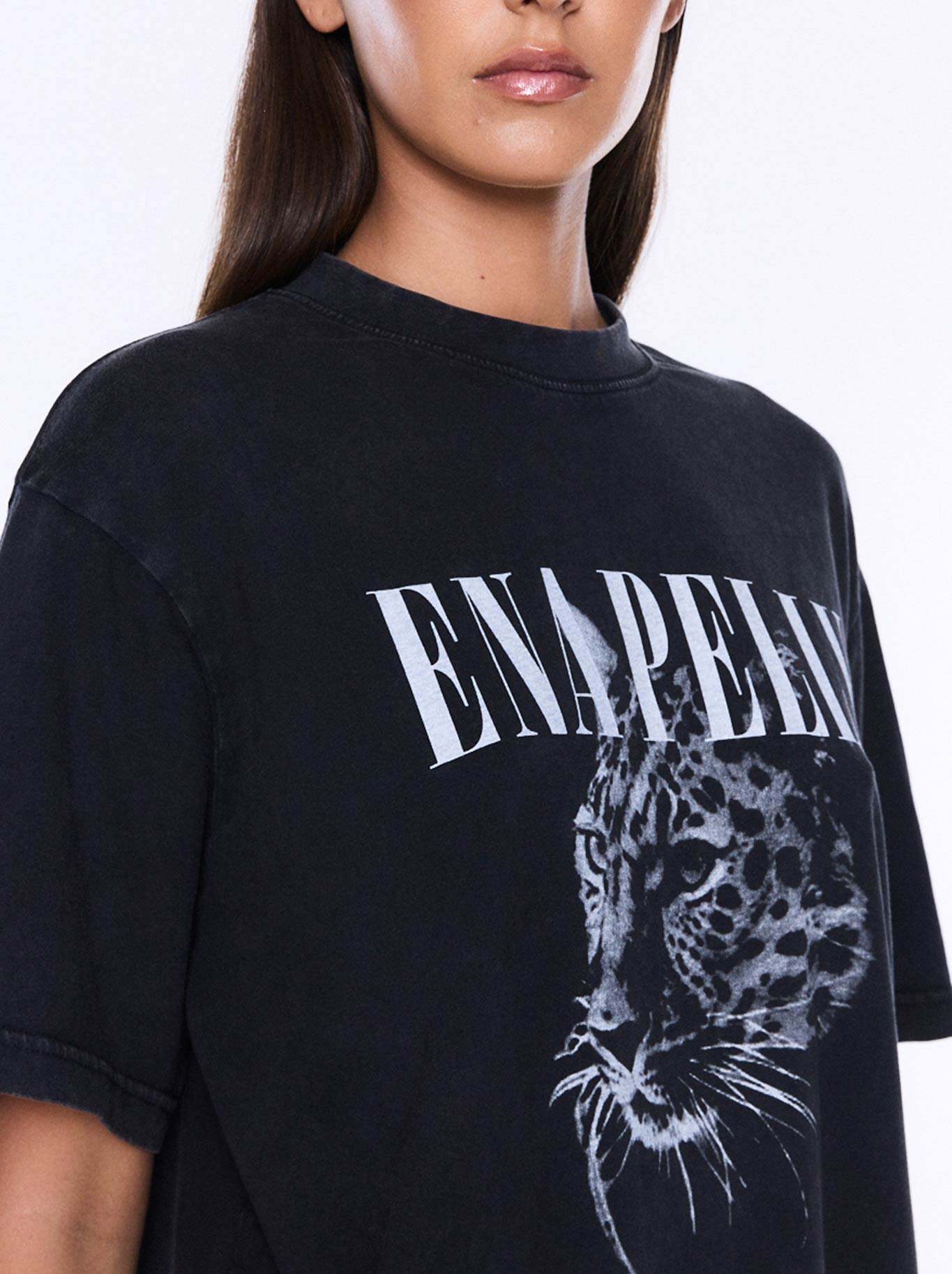 ENA PELLY IVY RELAXED TEE (Vintage Black)