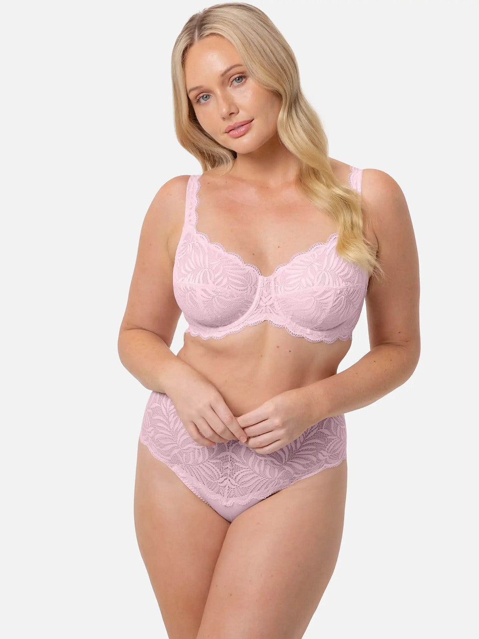 Triumph Essential Lace Balconette Bra (Spring Mist)