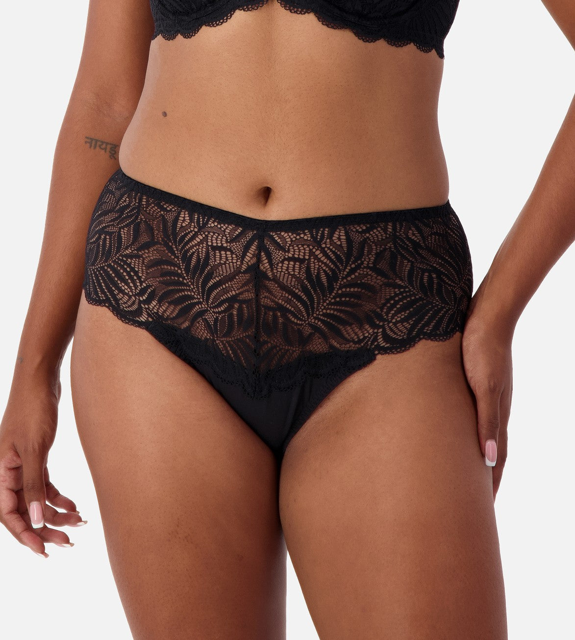 Triumph Essential Lace Maxi (Black)