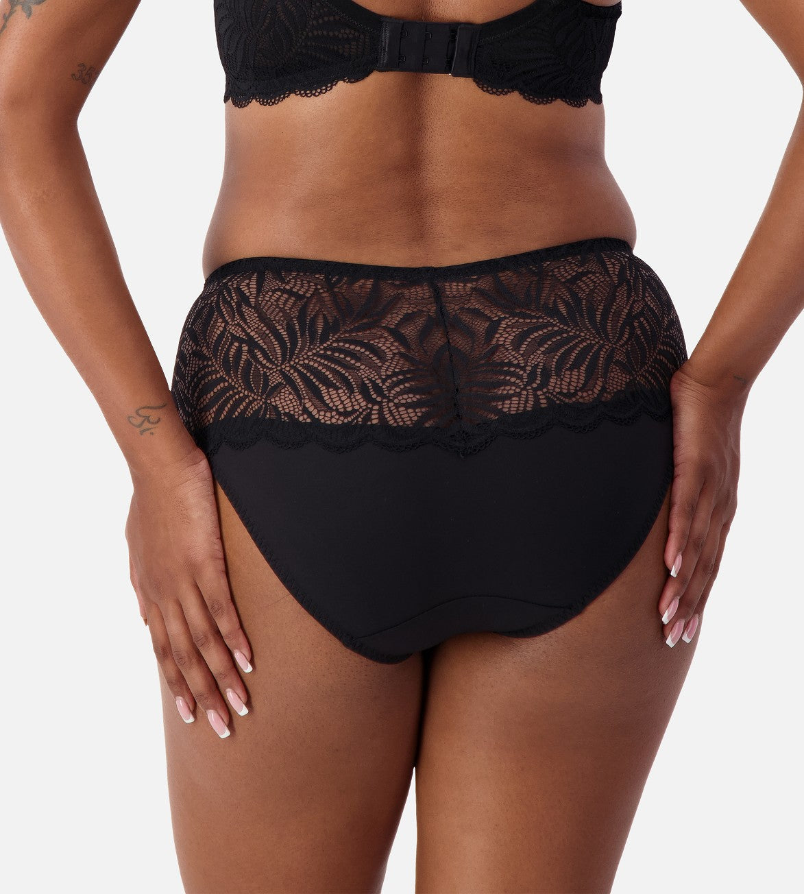 Triumph Essential Lace Maxi (Black)