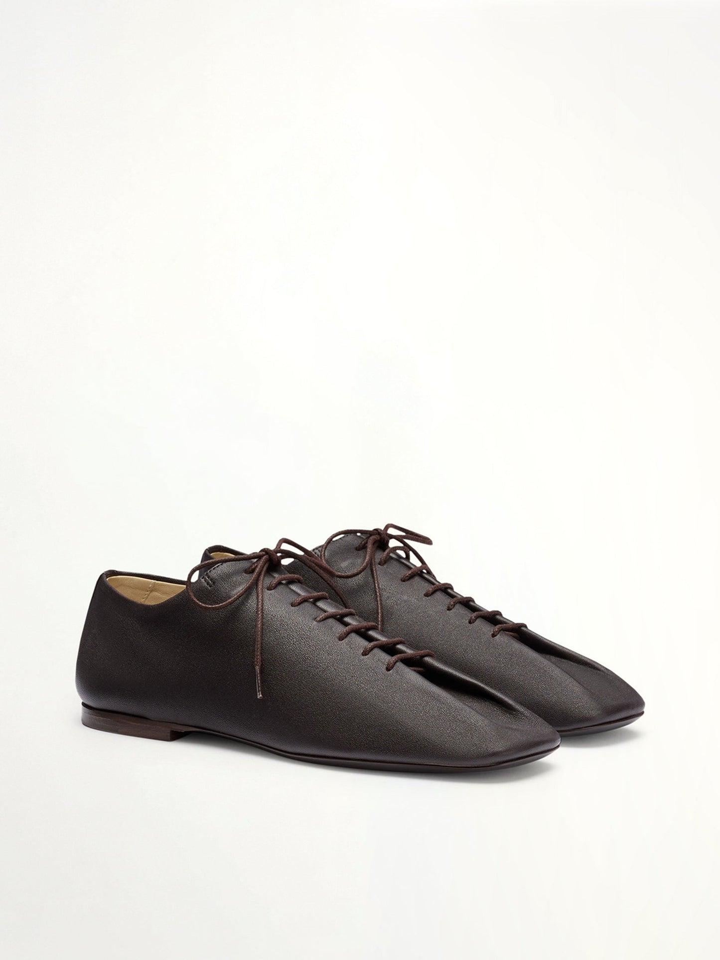 LEMAIRE Souris Flat Classic Derbies (Brown)