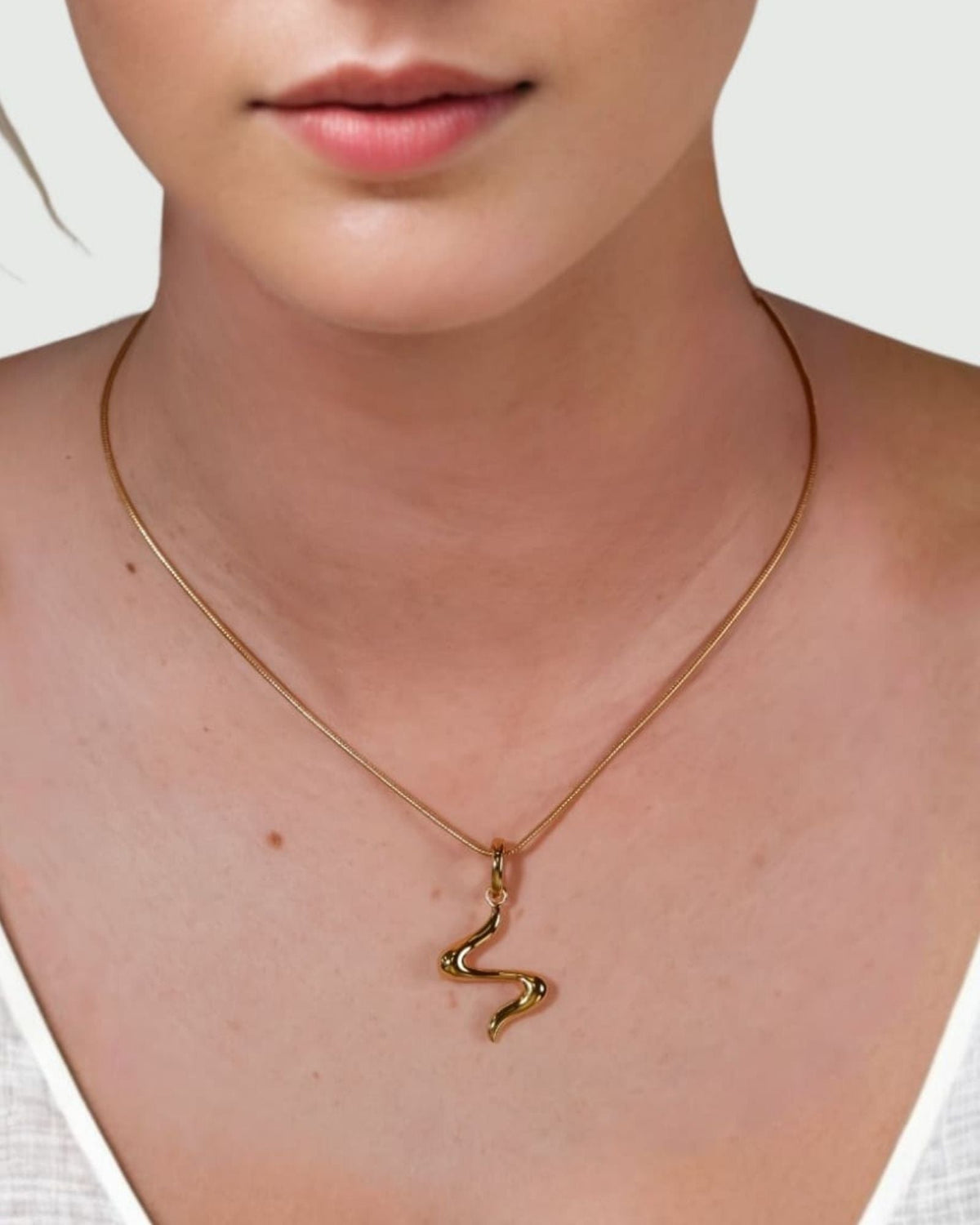 LAVANA Fluid Silver Pendant