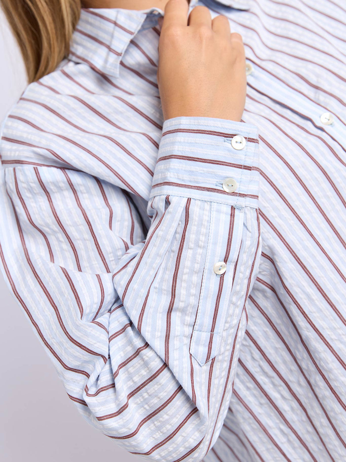 Foxwood Breeze Shirt (Light Blue)