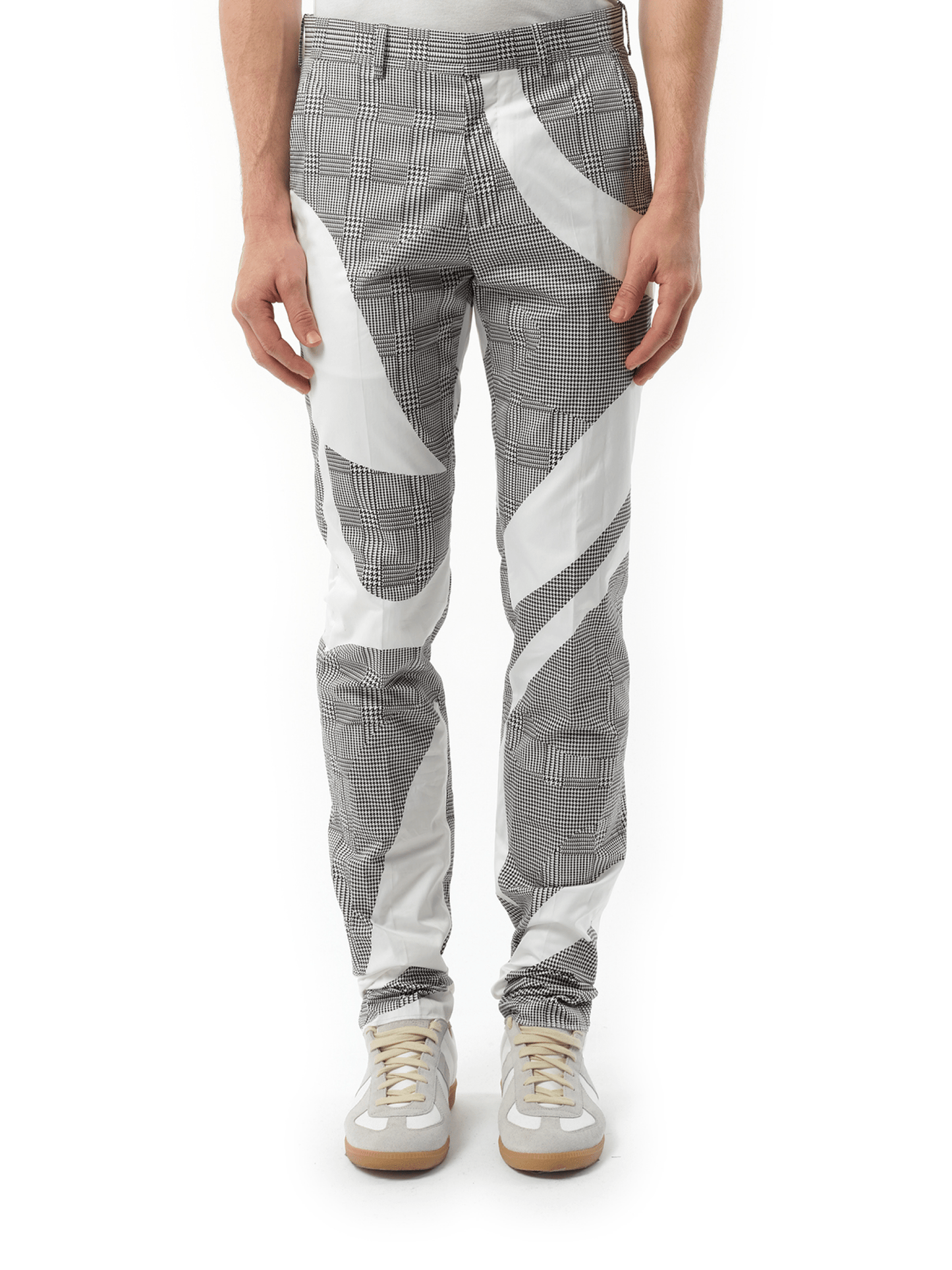 Image of a model wearing Pants. Productname: ALEXANDER MCQUEEN Pants in WHITE colour by brand - ALEXANDER MCQUEEN