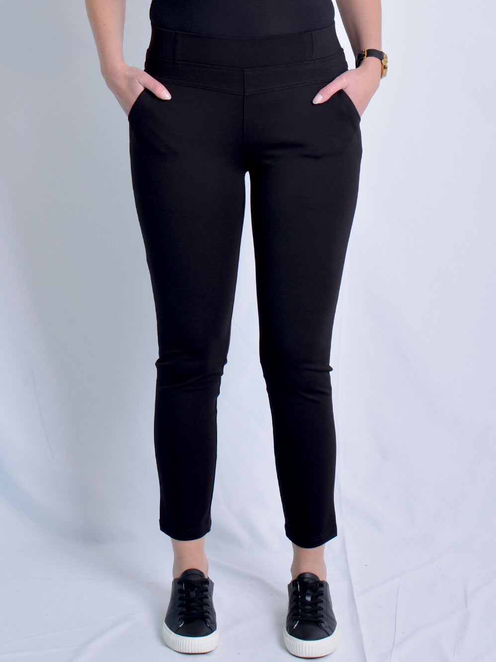 Image of a model wearing Pants. Productname: GABRIELLA FRATTINI MITCH PANT in Black colour by brand - Gabriella Frattini