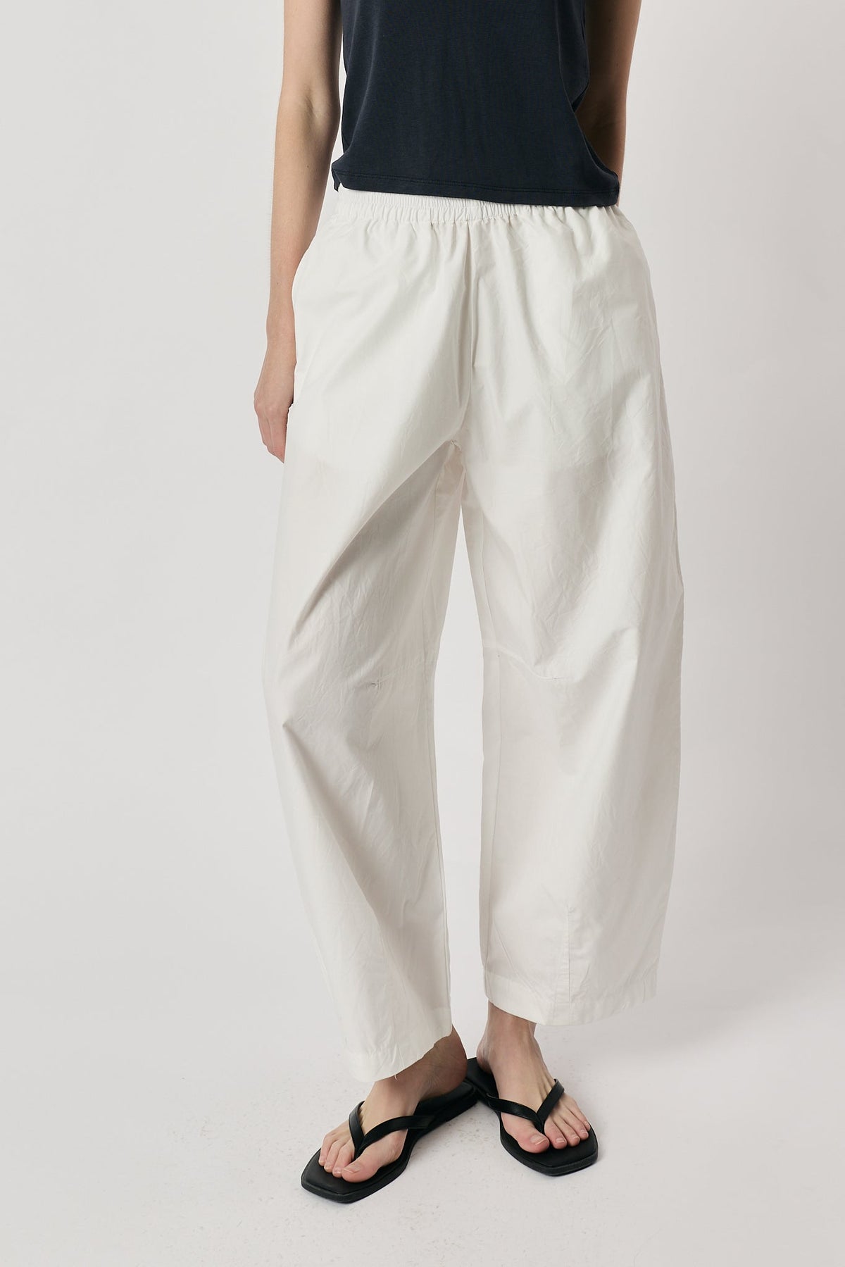 Giliann Agnes Pant (White)