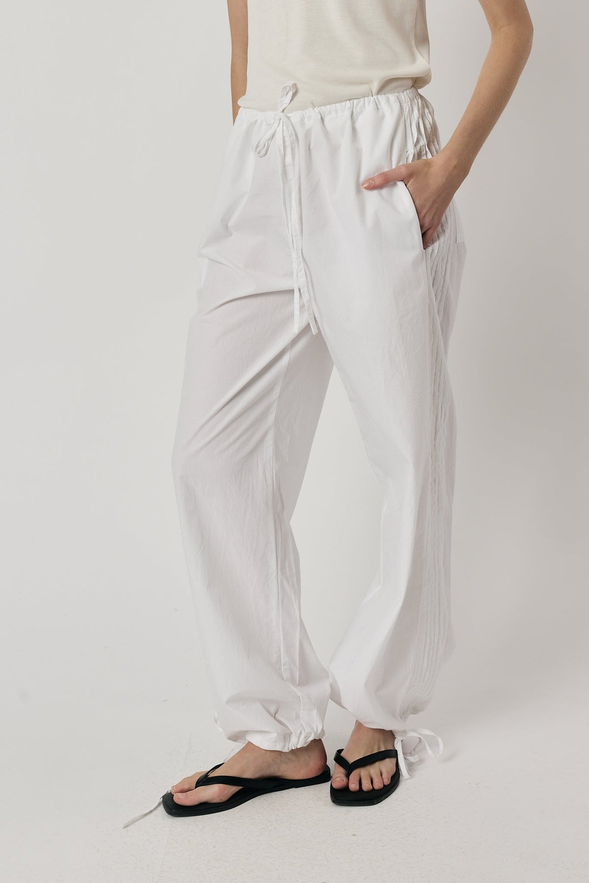 Giliann Axel Pant (White)