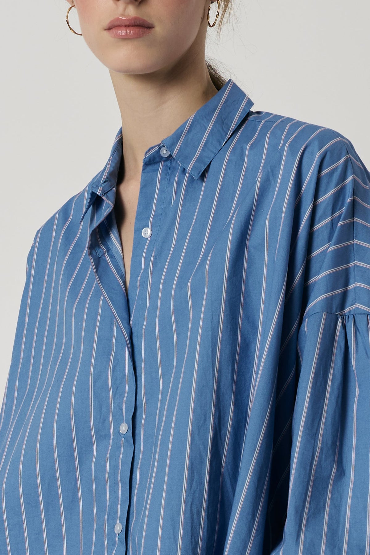 Giliann Kennedy Cut-Out Shirt Stripe (Blue)