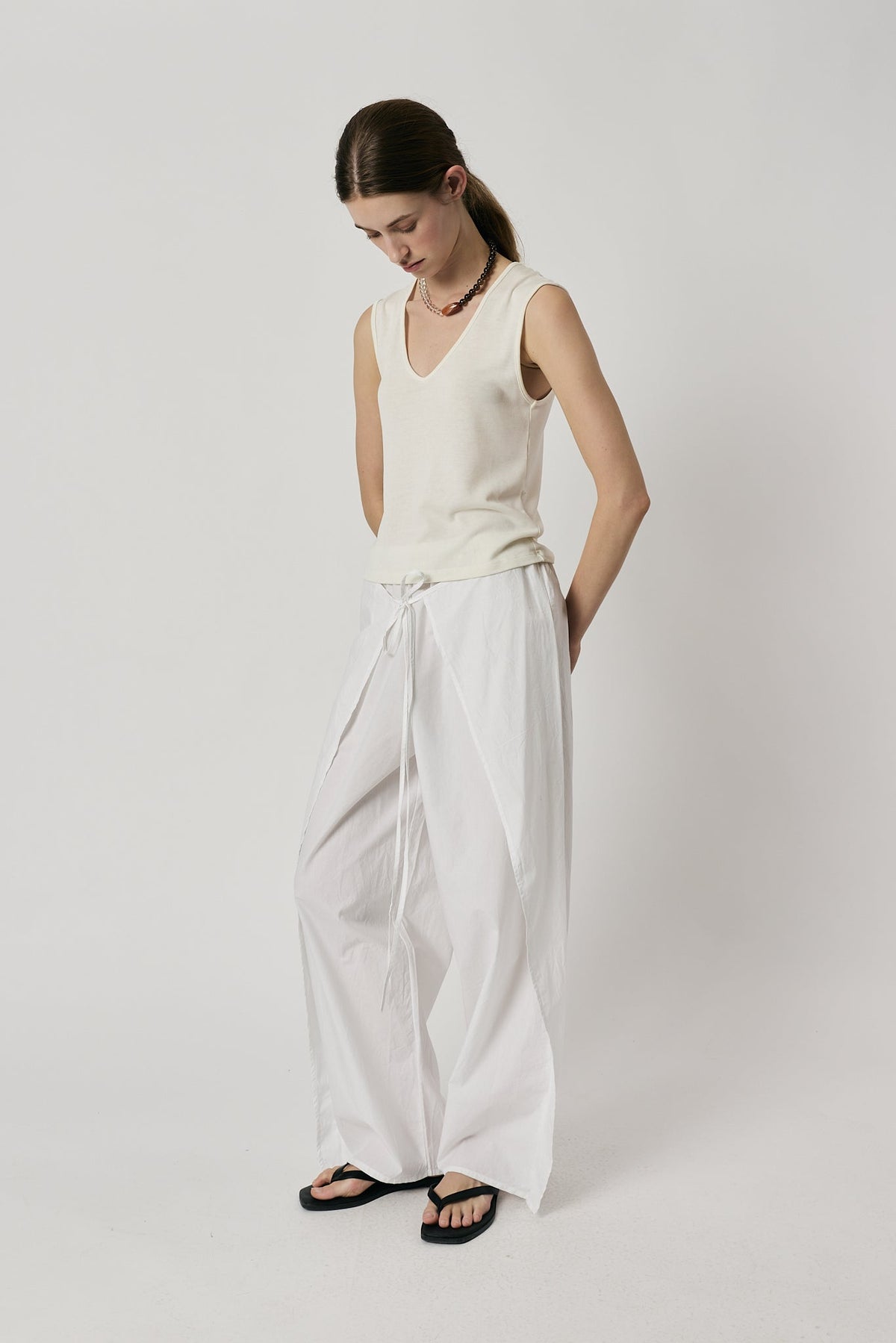 Giliann Luna Pant (White)