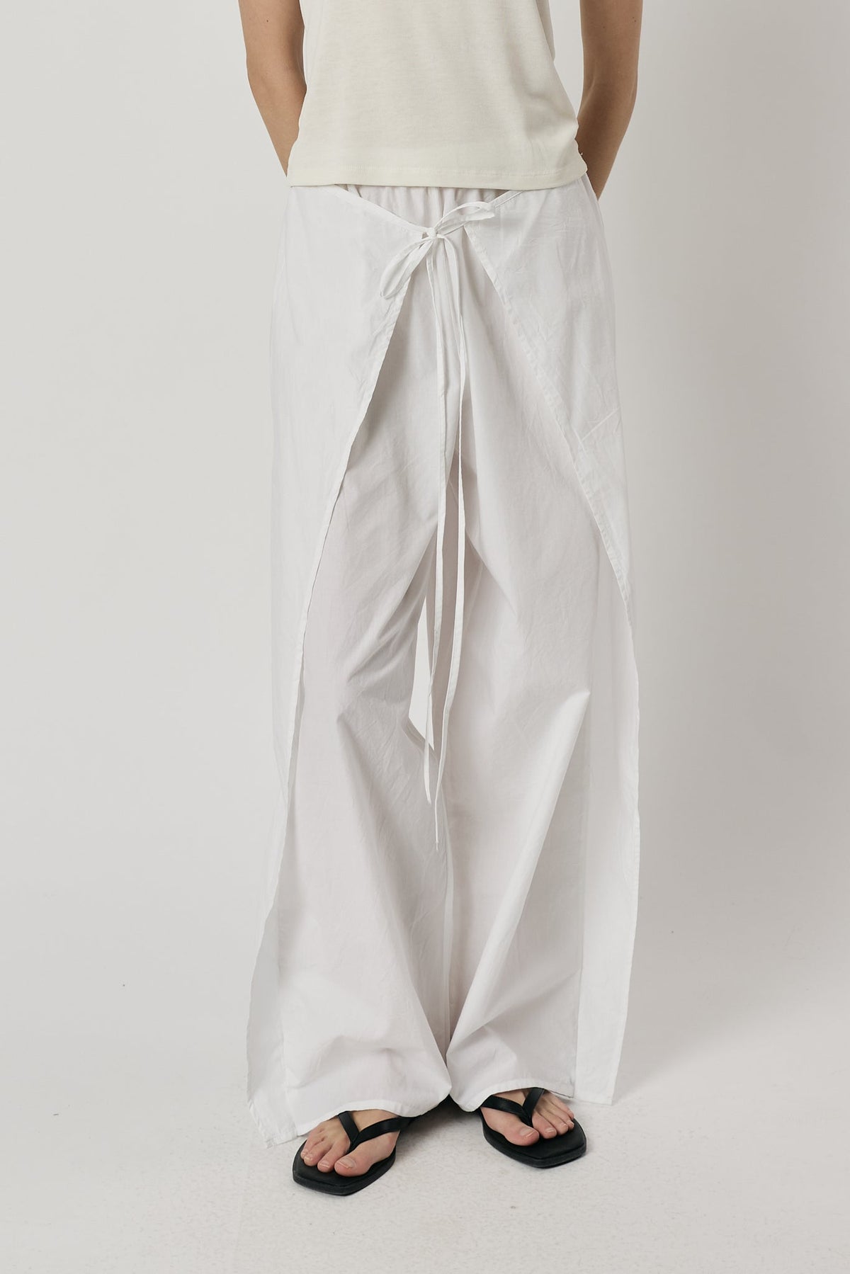 Giliann Luna Pant (White)