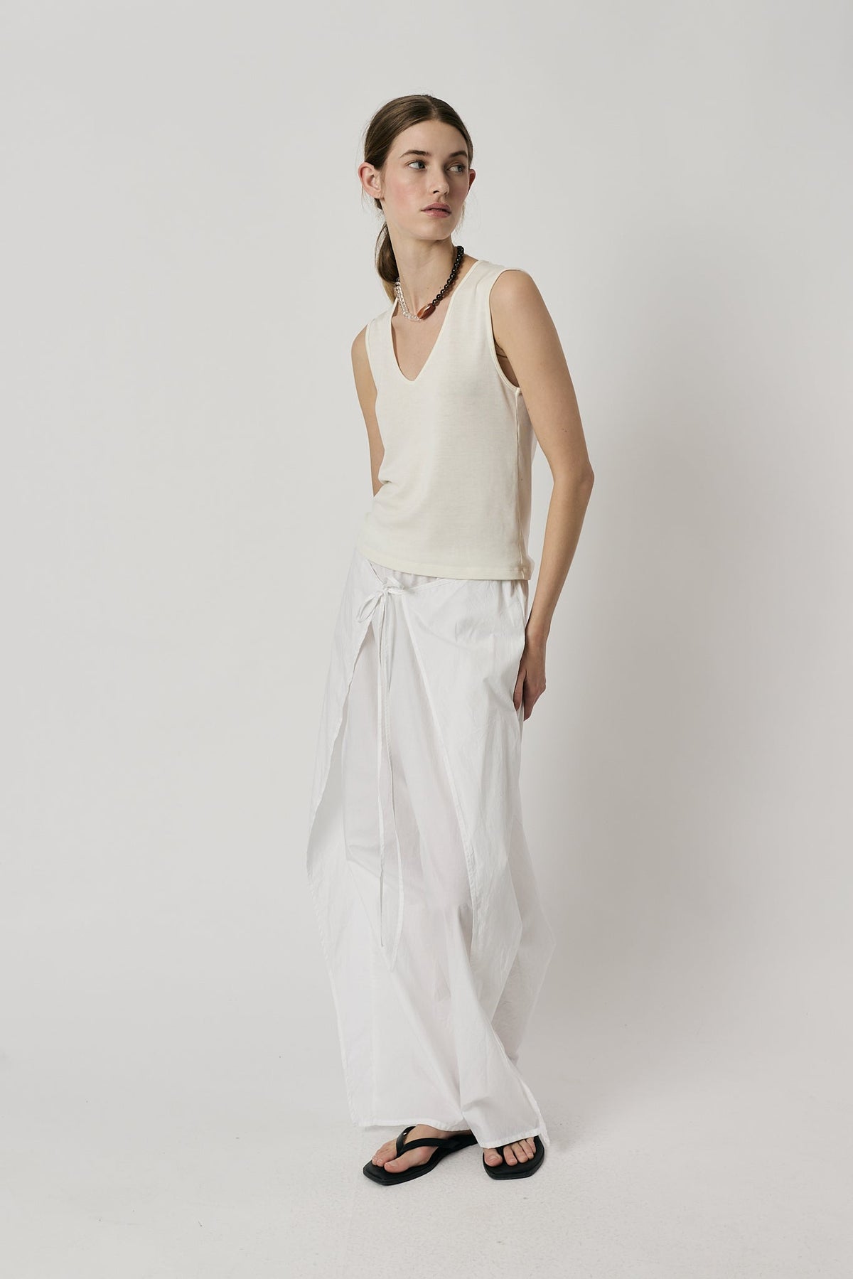 Giliann Luna Pant (White)