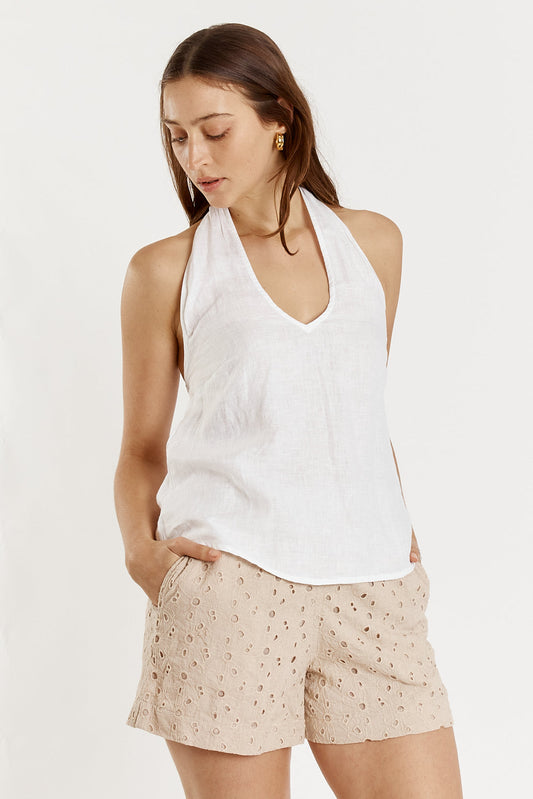 Image of a model wearing Shorts. Productname: Giliann Olive Short Cream in Cream colour by brand - Giliann