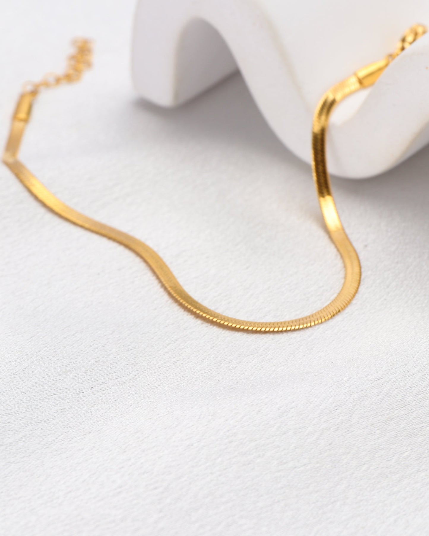 Heychic Sabine Thin Snake Chain Bracelet (Gold)