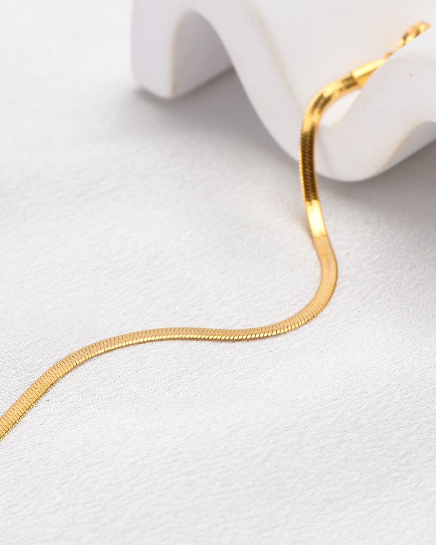 Heychic Sabine Thin Snake Chain Bracelet (Gold)