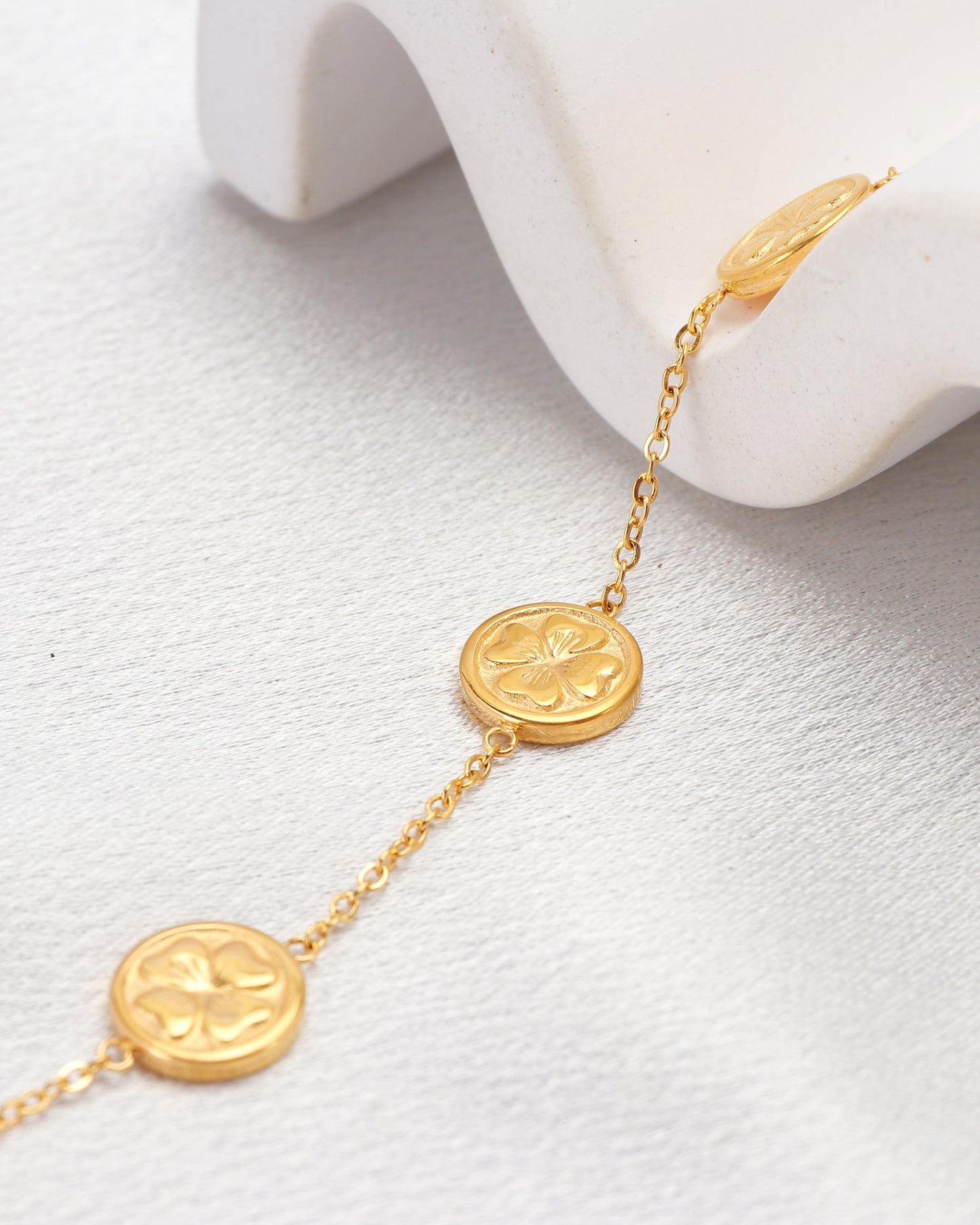 Heychic Thalia Clover Chain Bracelet (Gold)