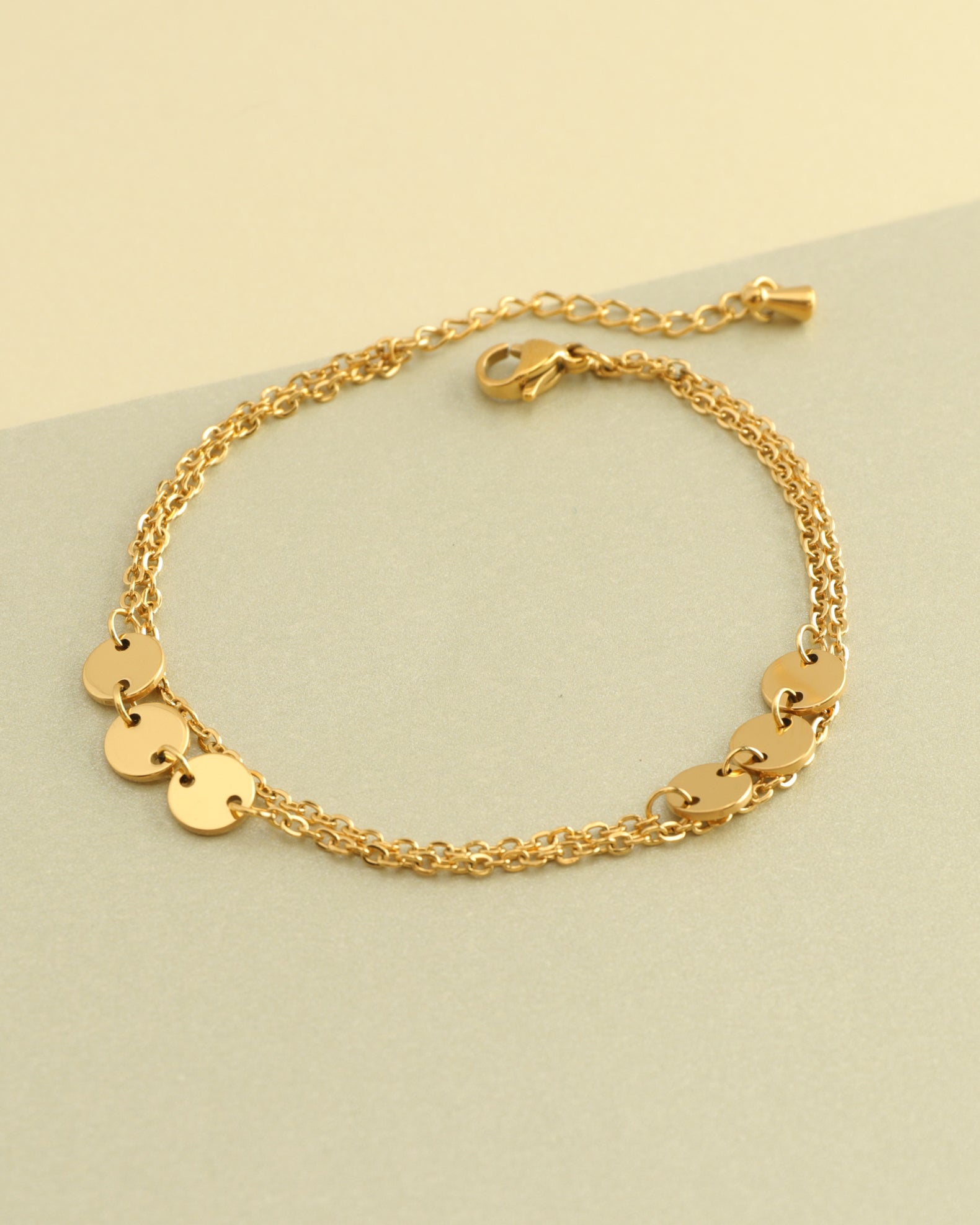 Image of Accessories. Productname: Amara Gold Circle Chain Bracelet in Gold colour by brand - Heychic