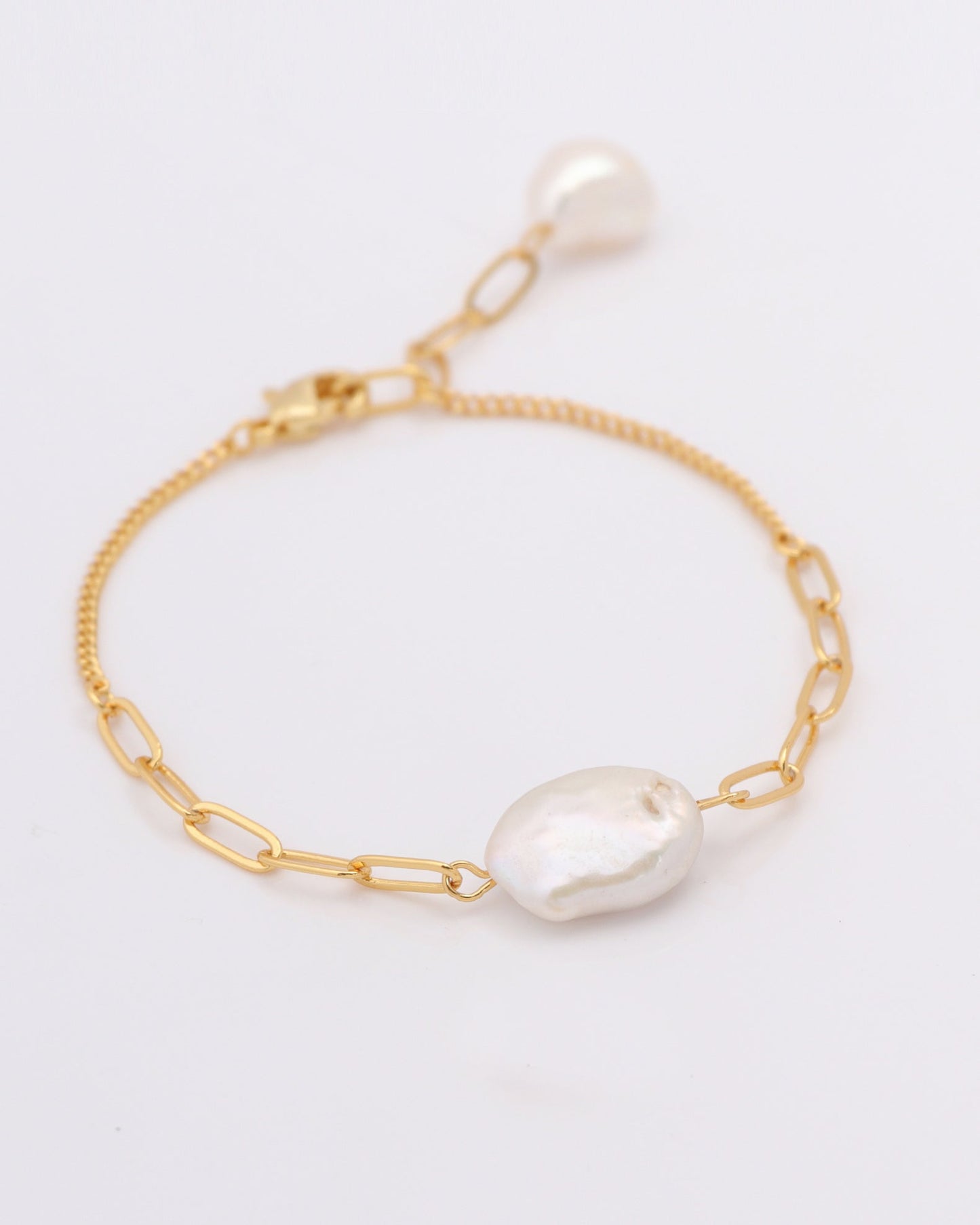 Heychic Perrie Pearl Chain Bracelet (Gold)