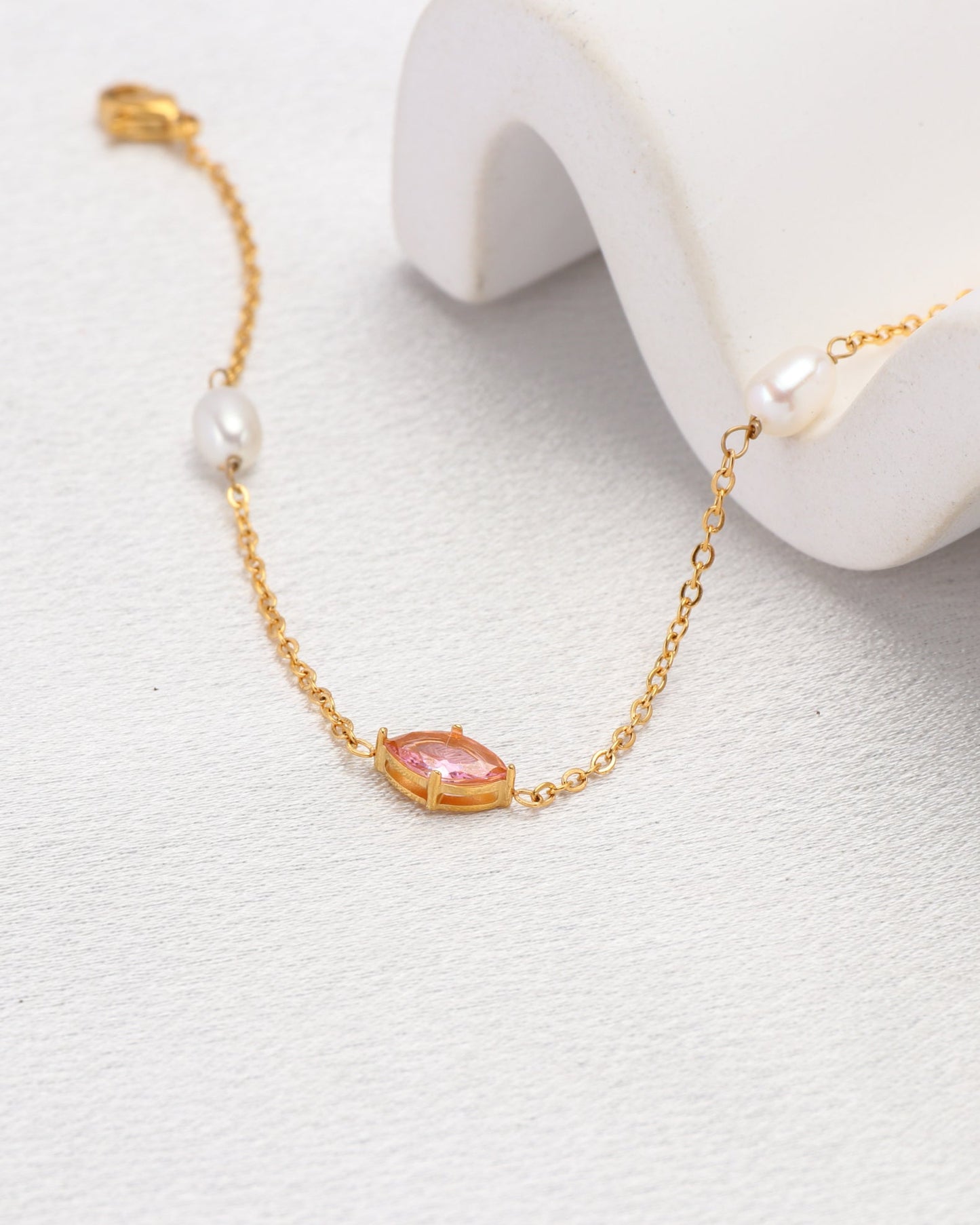 Heychic Rose Zirconia and Pearl Bracelet (Pink)