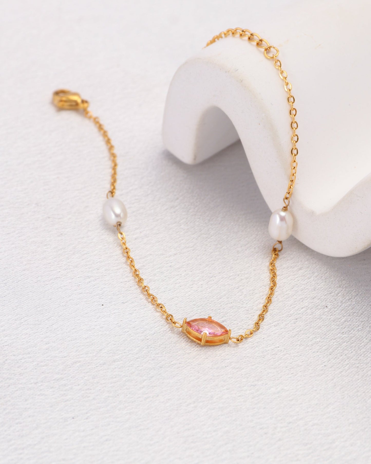 Heychic Rose Zirconia and Pearl Bracelet (Pink)