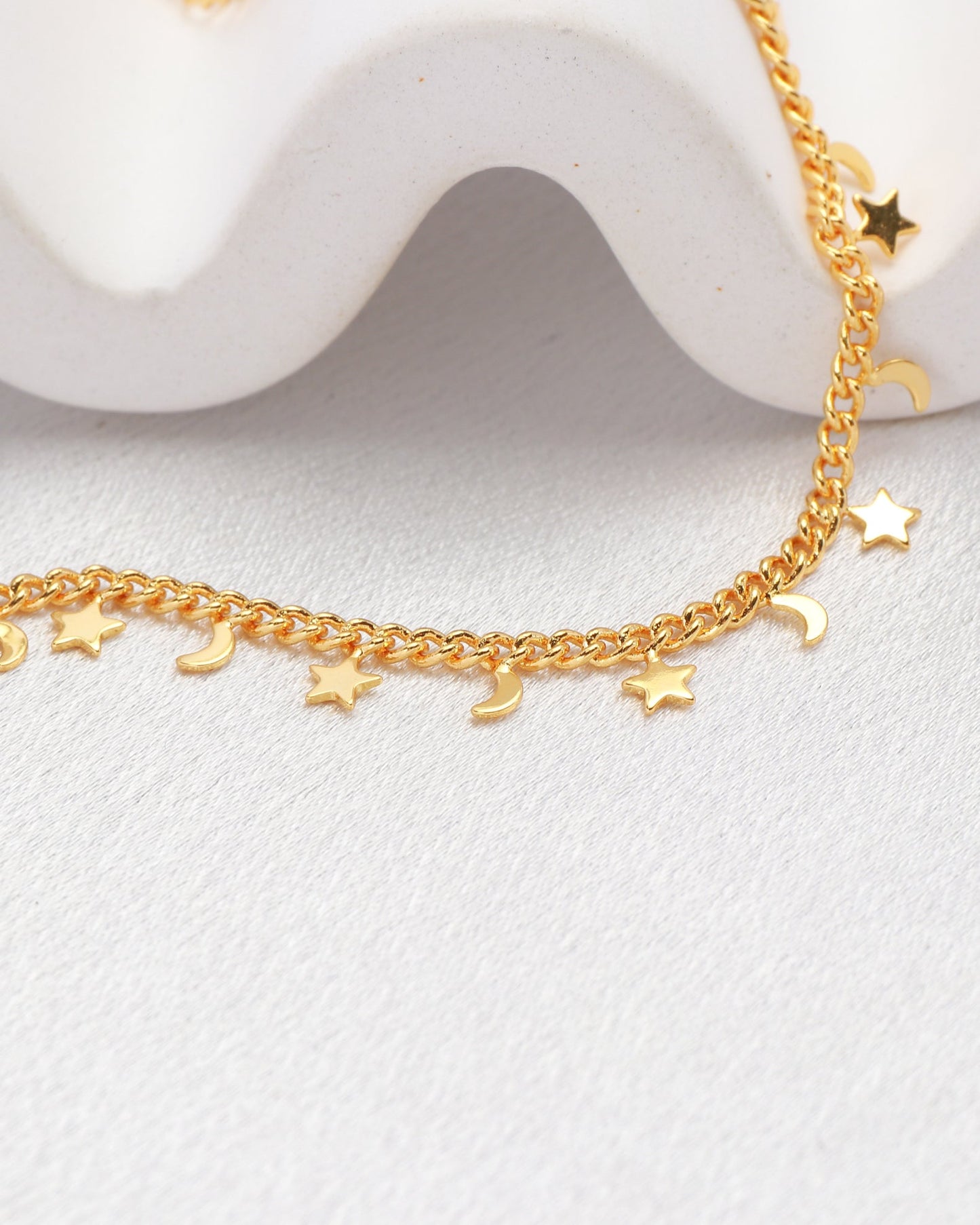 Heychic Moon and Stars Bracelet (Gold)