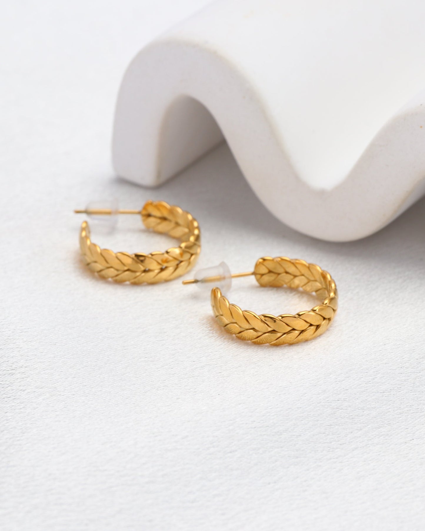 Heychic Maya Weaved Half Hoop Earrings (Gold)