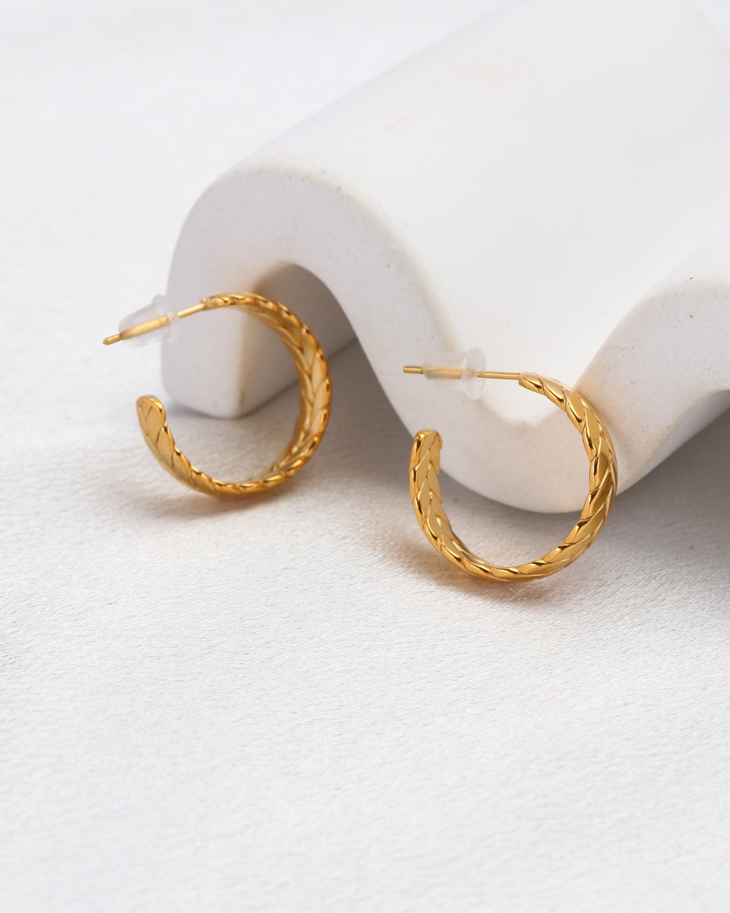 Heychic Maya Weaved Half Hoop Earrings (Gold)