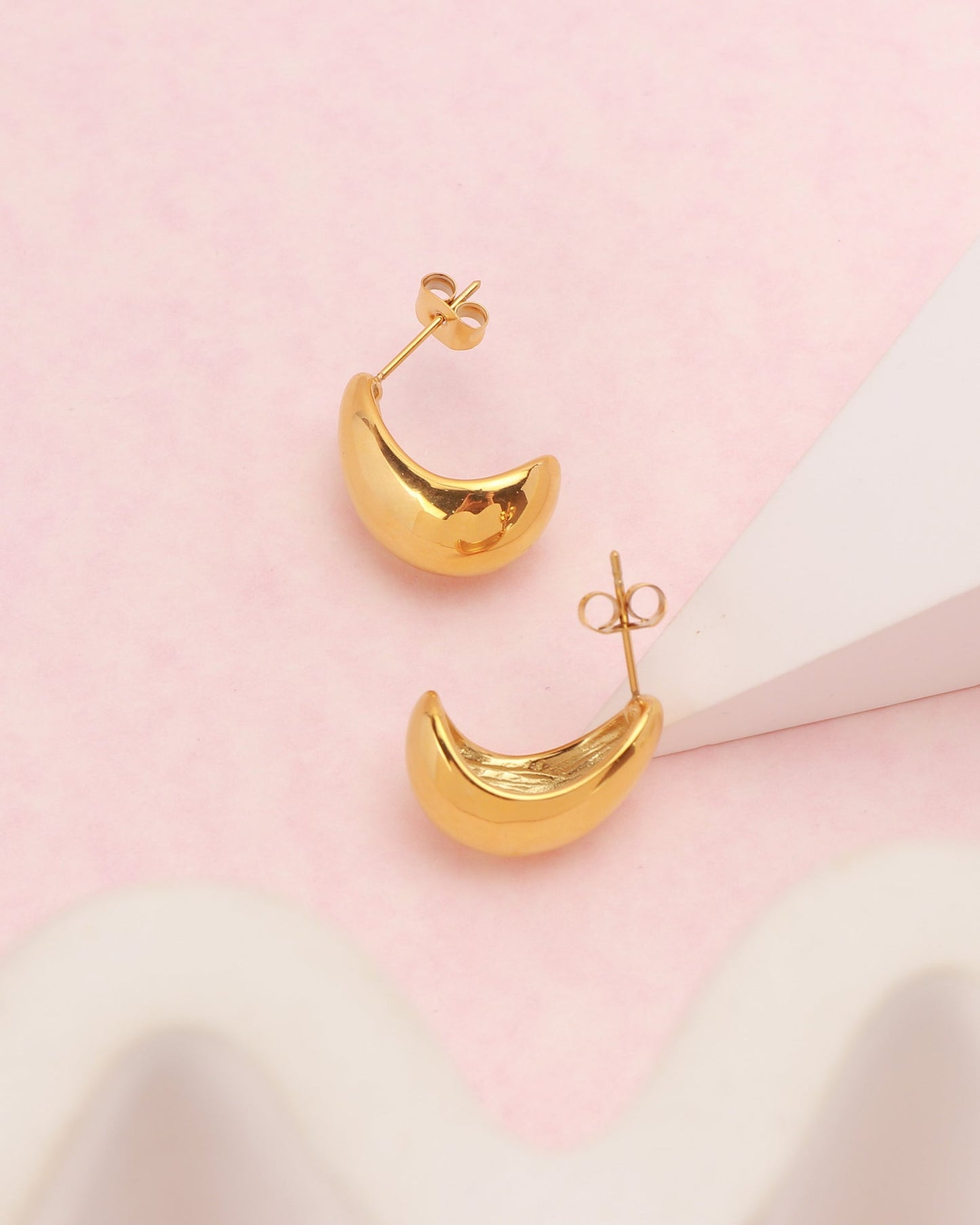 Heychic Cirina Dome Earrings (Gold)