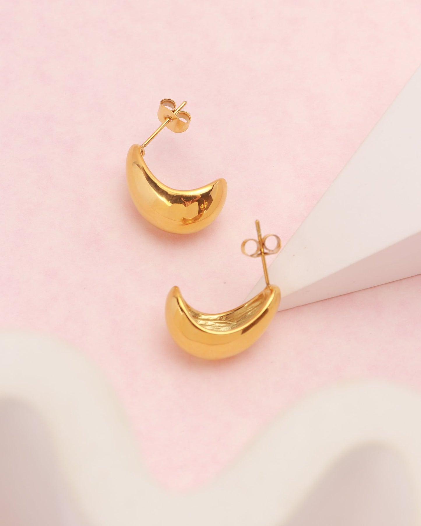 Heychic Cirina Dome Earrings (Gold)