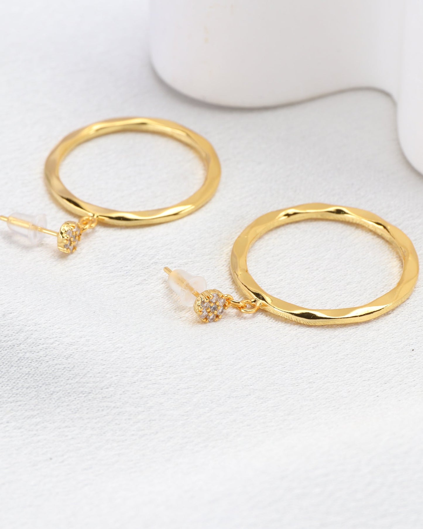 Heychic Anastasia Irregular Circle Earrings (Gold)