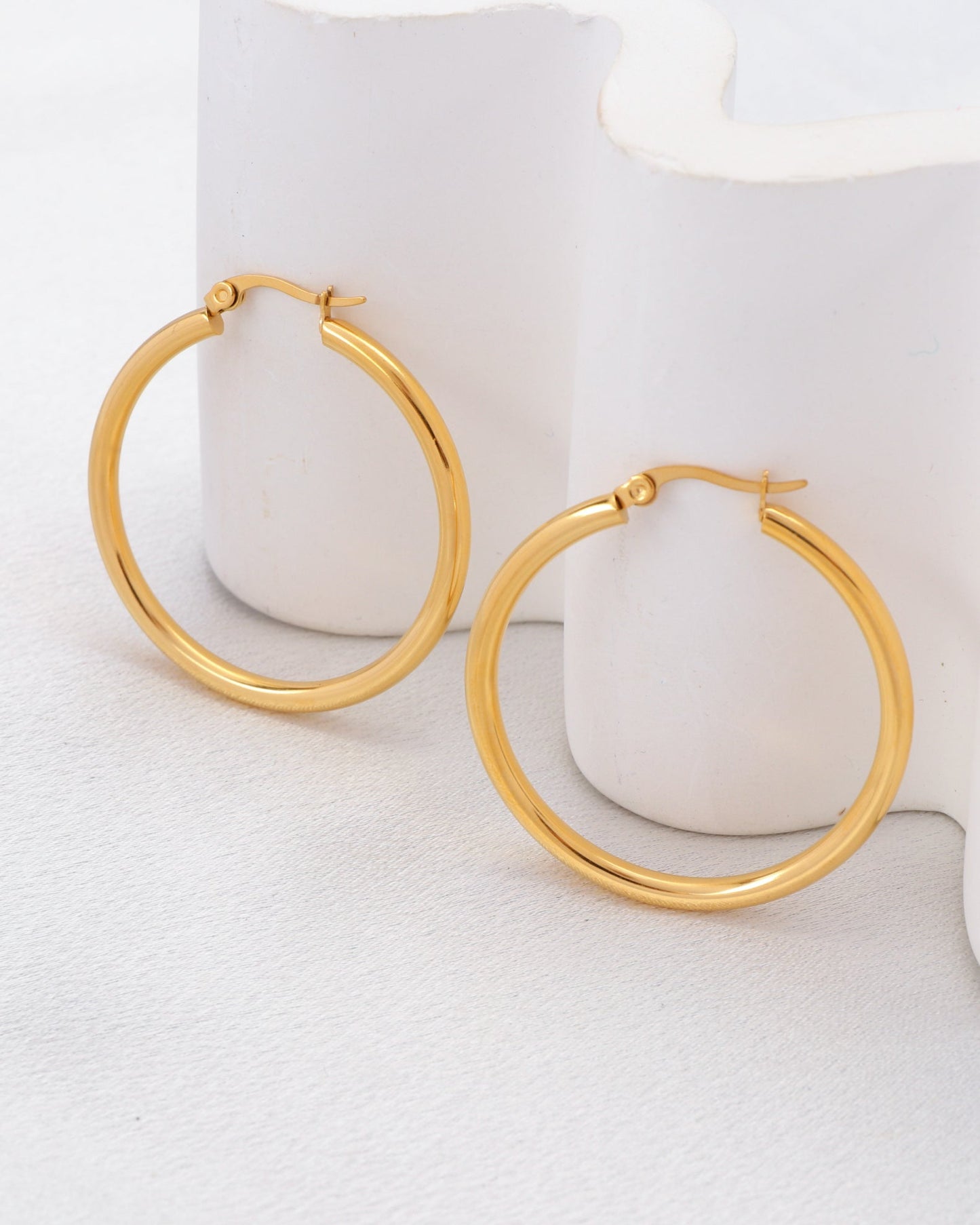 Heychic Eloise Hoop Earrings (Gold)