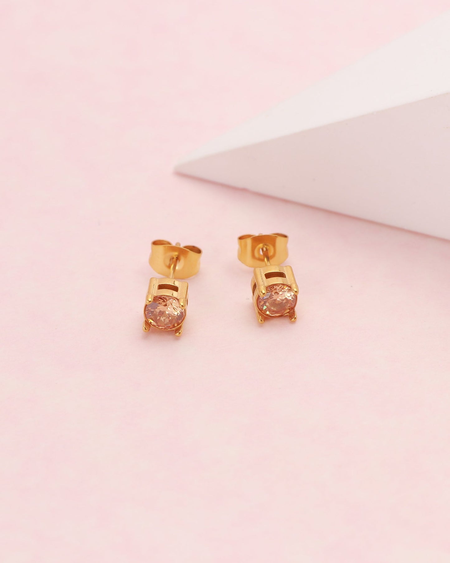 Heychic Champagne 8mm Zirconia Stud Earrings (Gold)