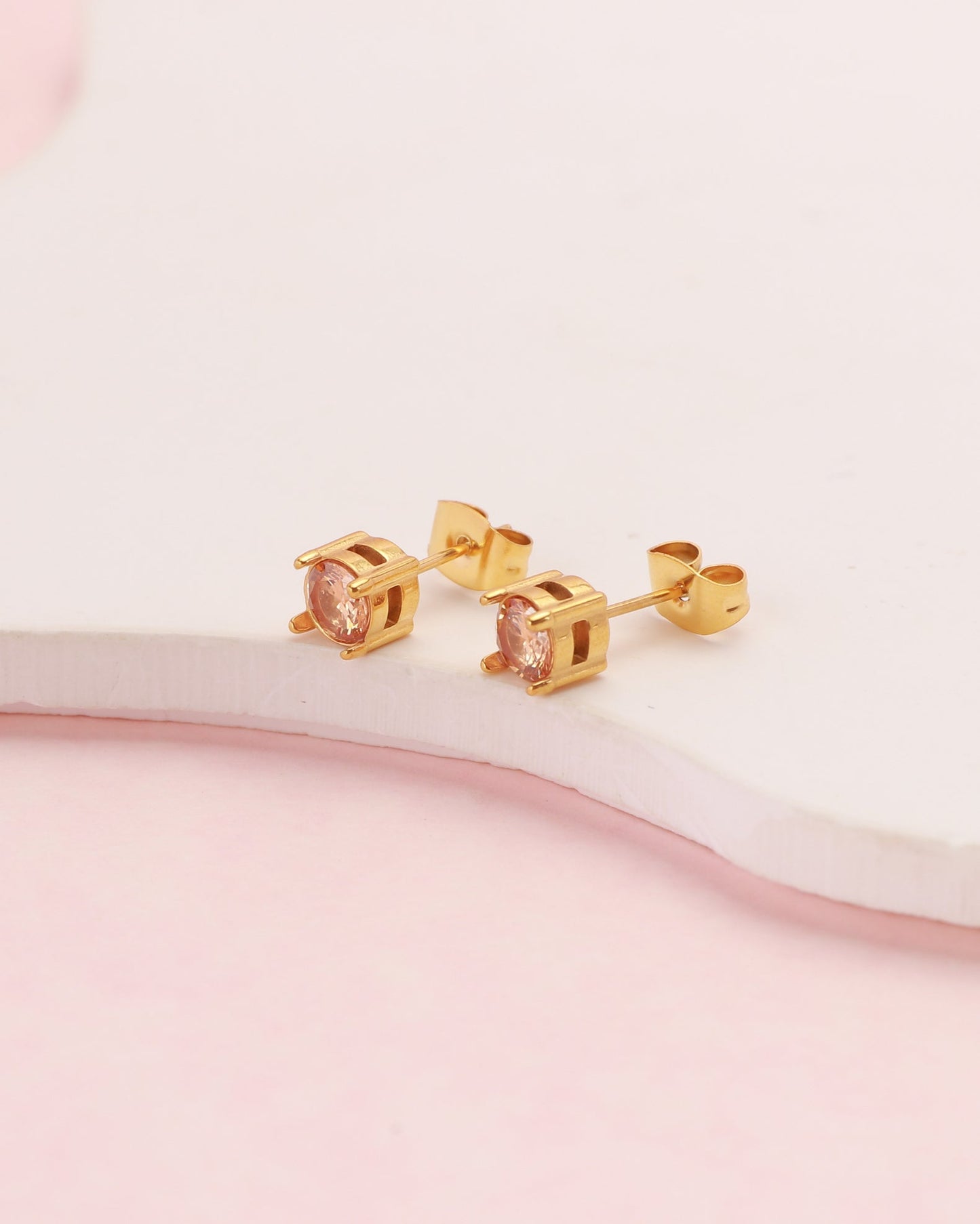 Heychic Champagne 8mm Zirconia Stud Earrings (Gold)