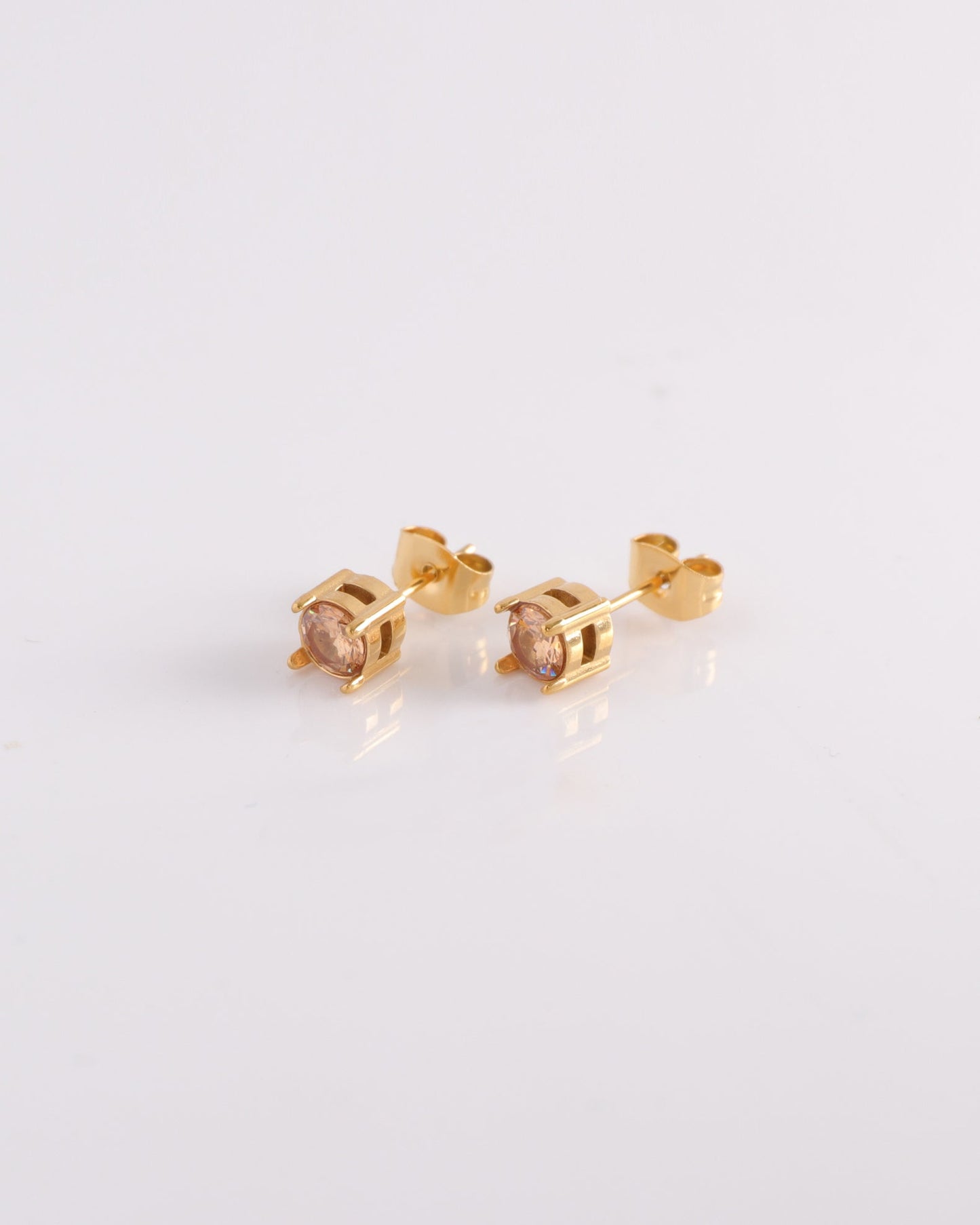 Heychic Champagne 5mm Zirconia Stud Earrings (Gold)