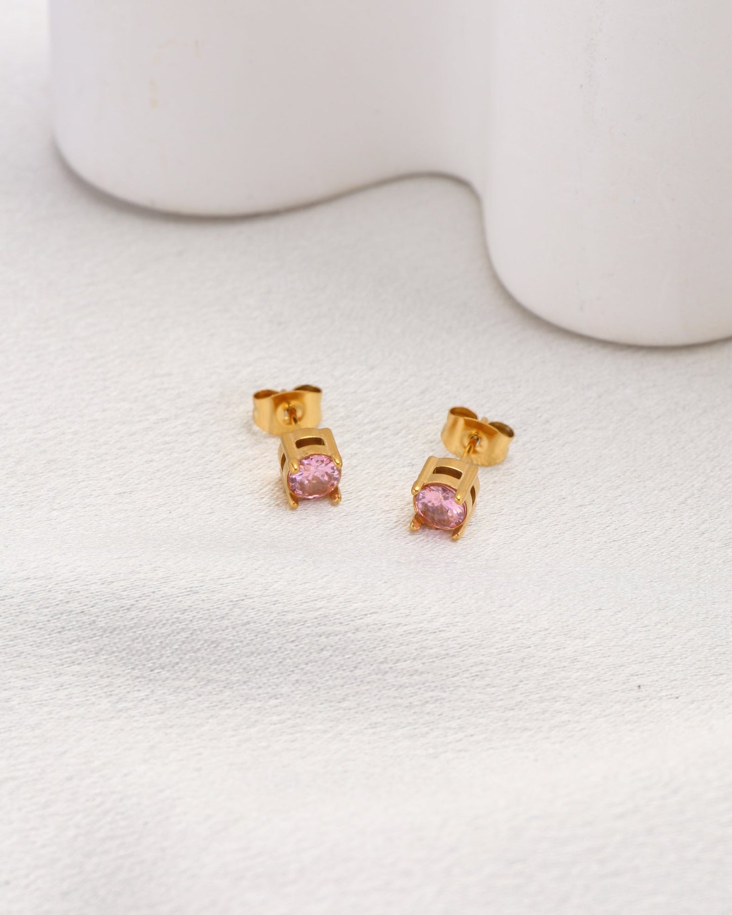 Heychic 5mm Zirconia Gold Stud Earrings (Pink)