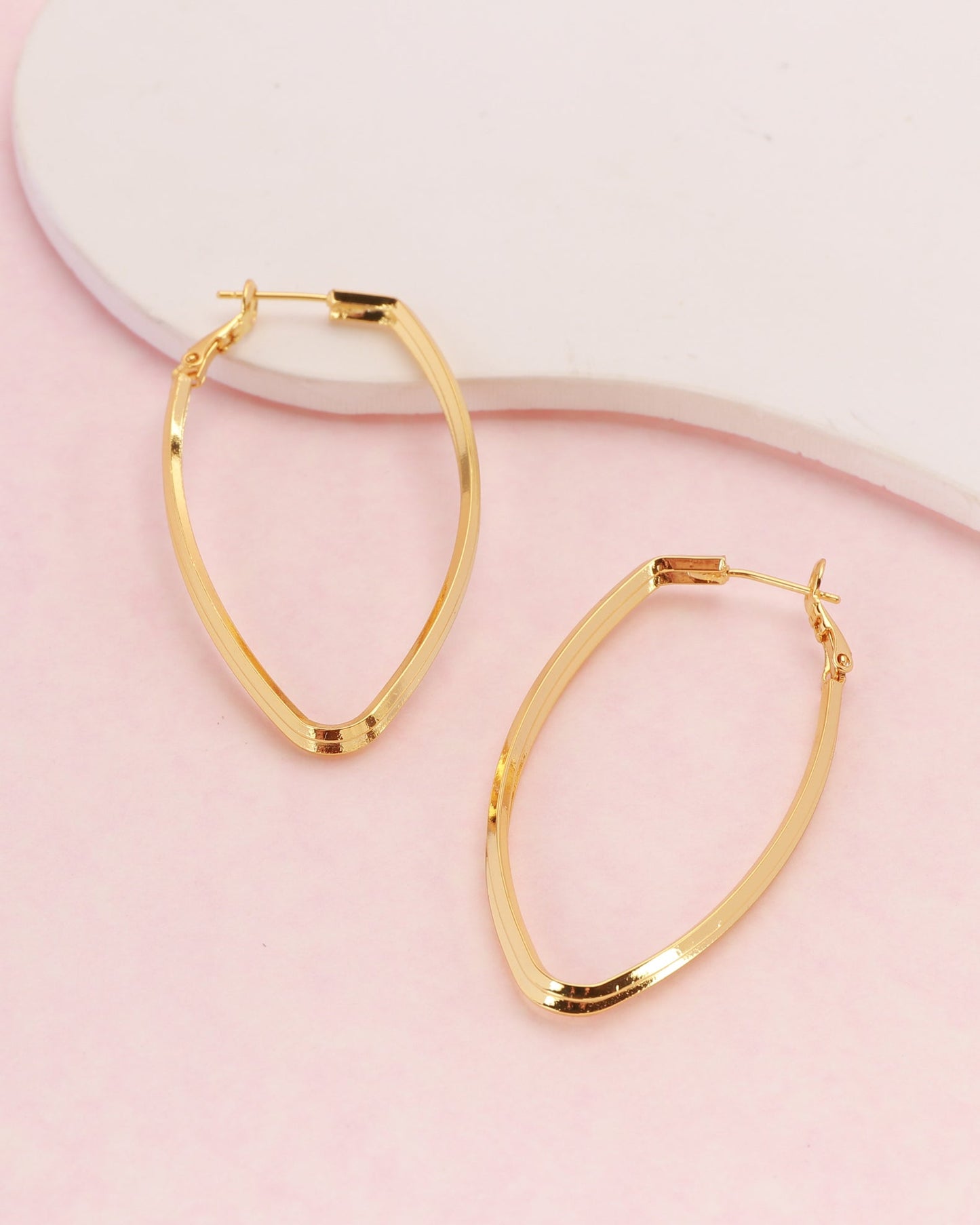 Heychic Pyra Irregular Hoop Earrings (Gold)