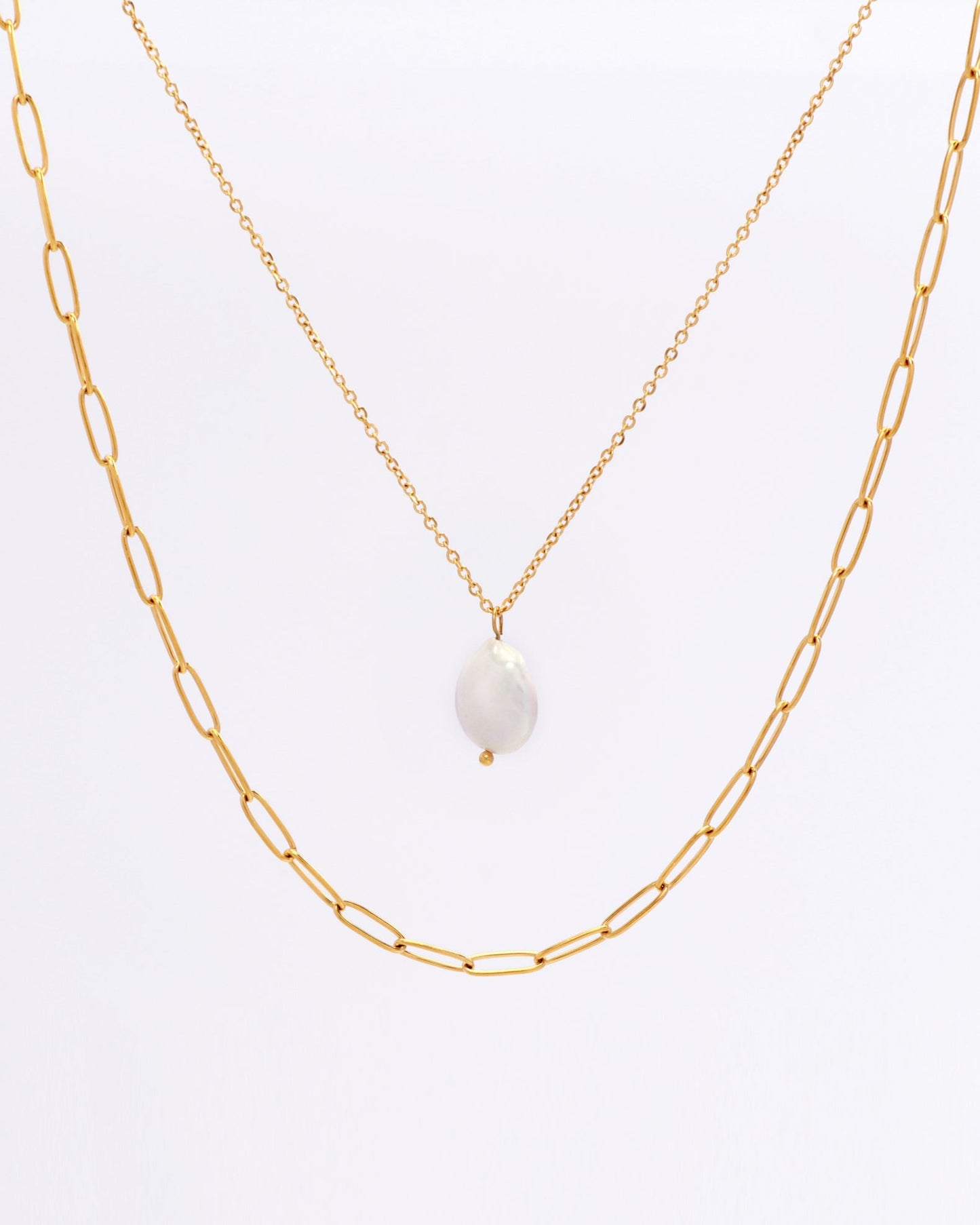 Heychic Perrie Pearl Gold Layered Chain Necklace (Red)