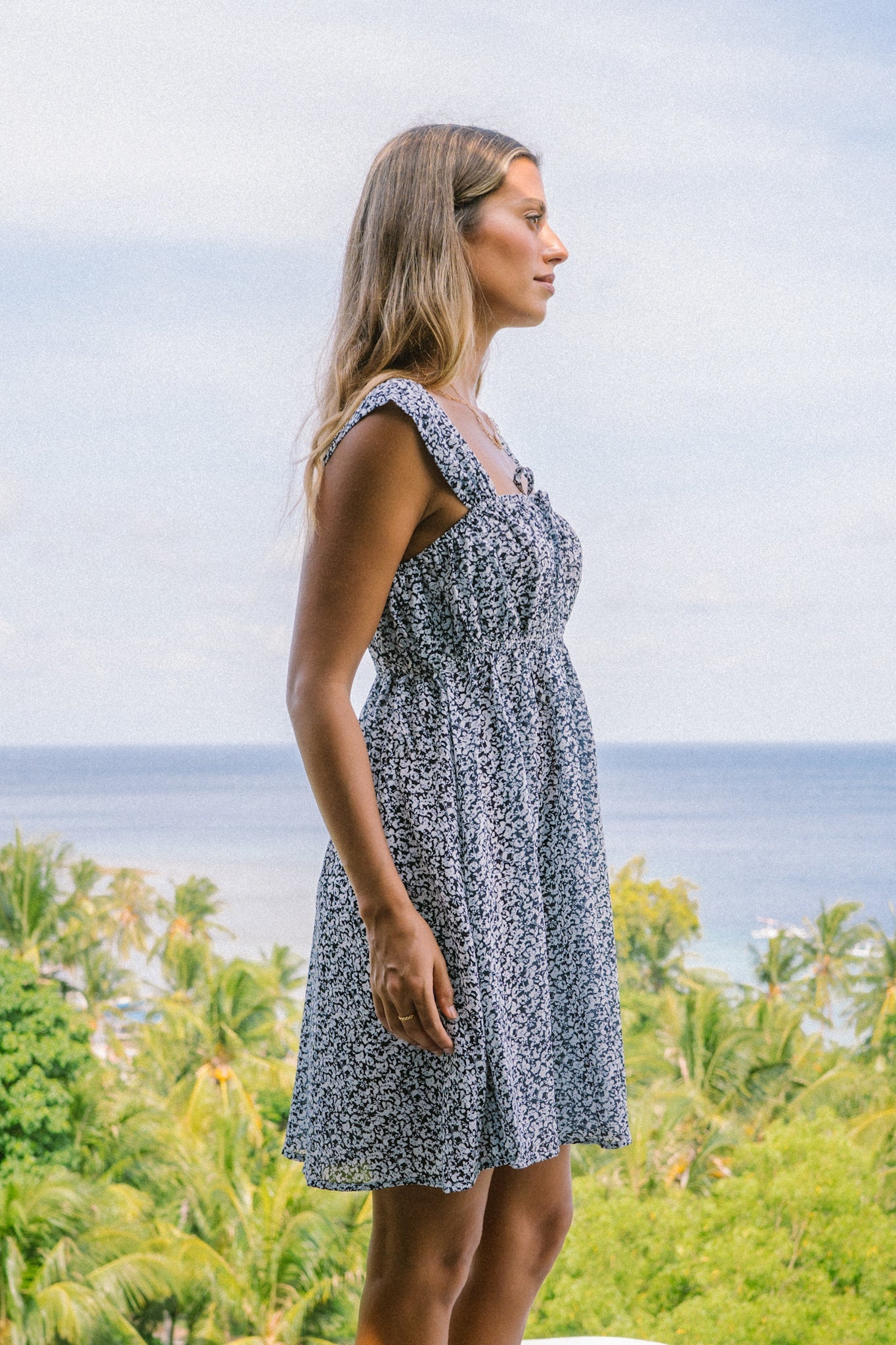 Heychic Cassia White Ditsy Floral Mini Dress (Black)