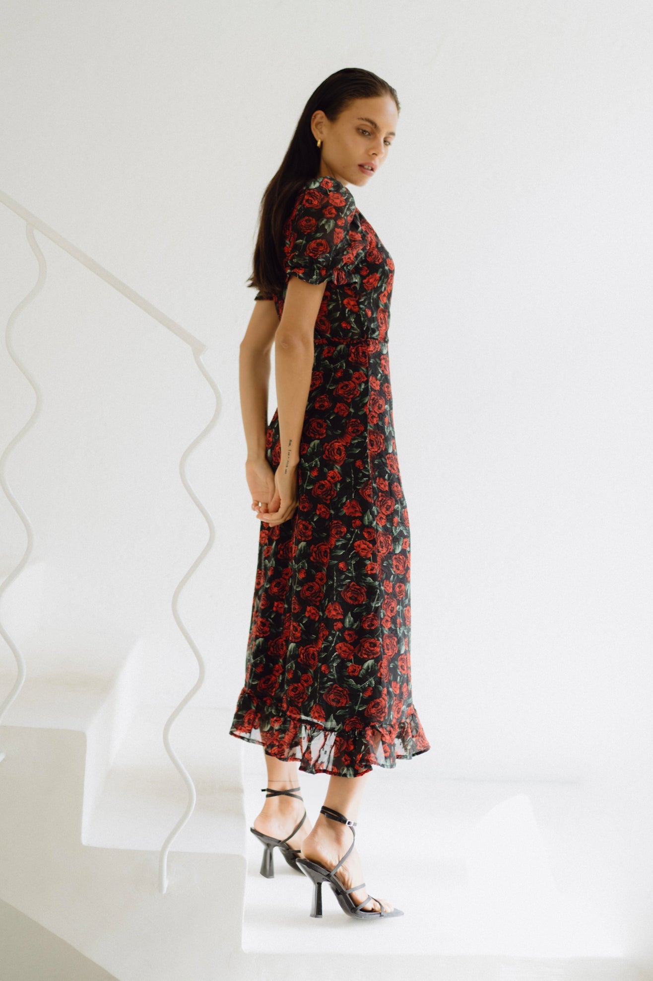 Heychic Evelyn Red Floral Wrap Midi Dress (Black)