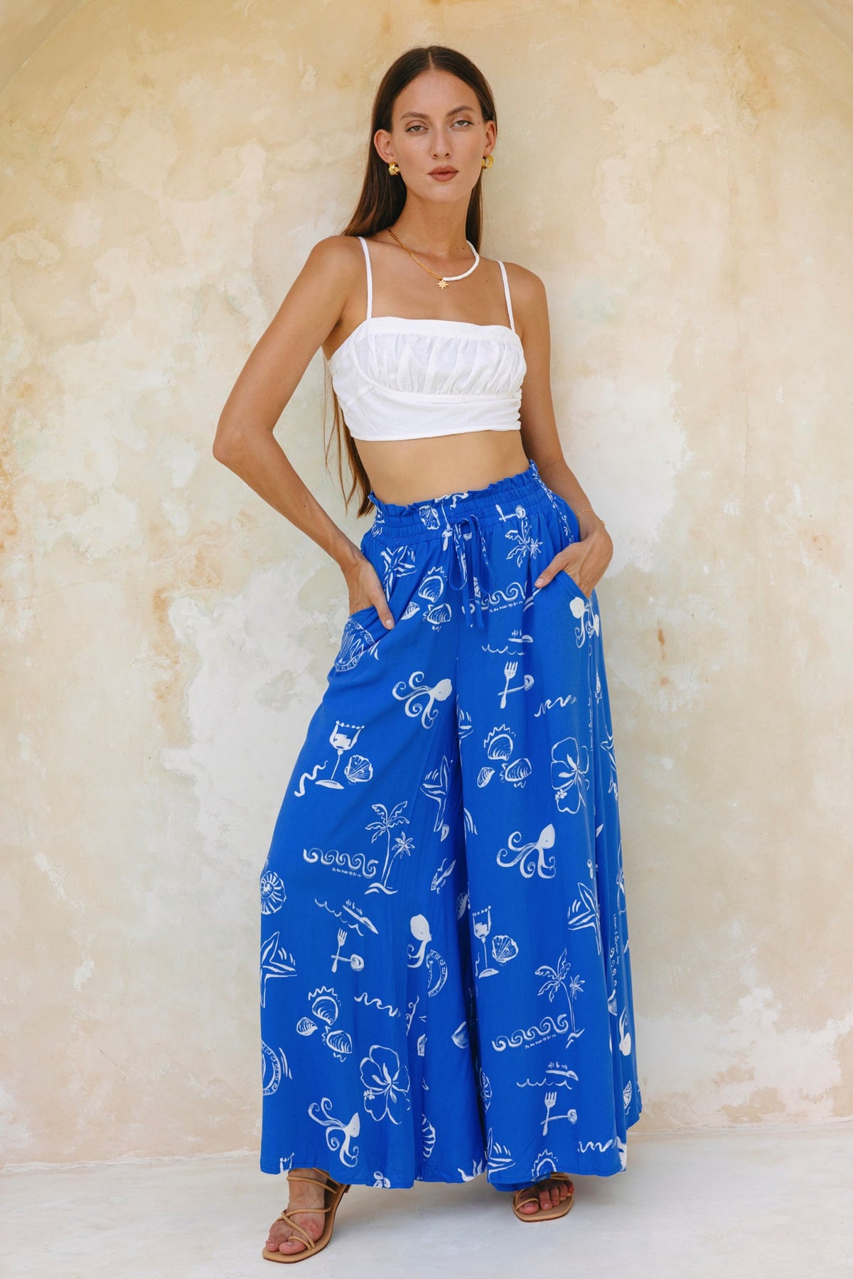 Heychic Maddie White Ruched Crop Top (Floral)