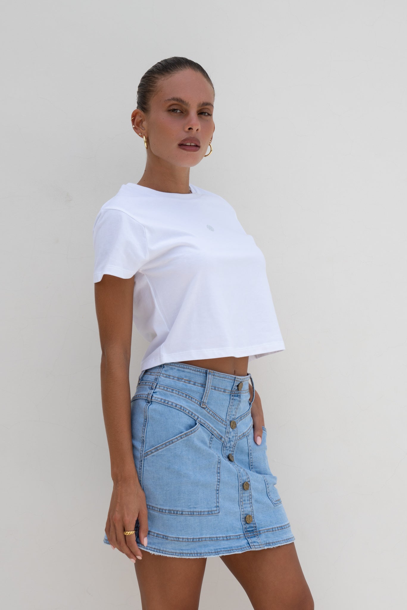 Heychic Elly Mini Flower Cropped T-Shirt (White)