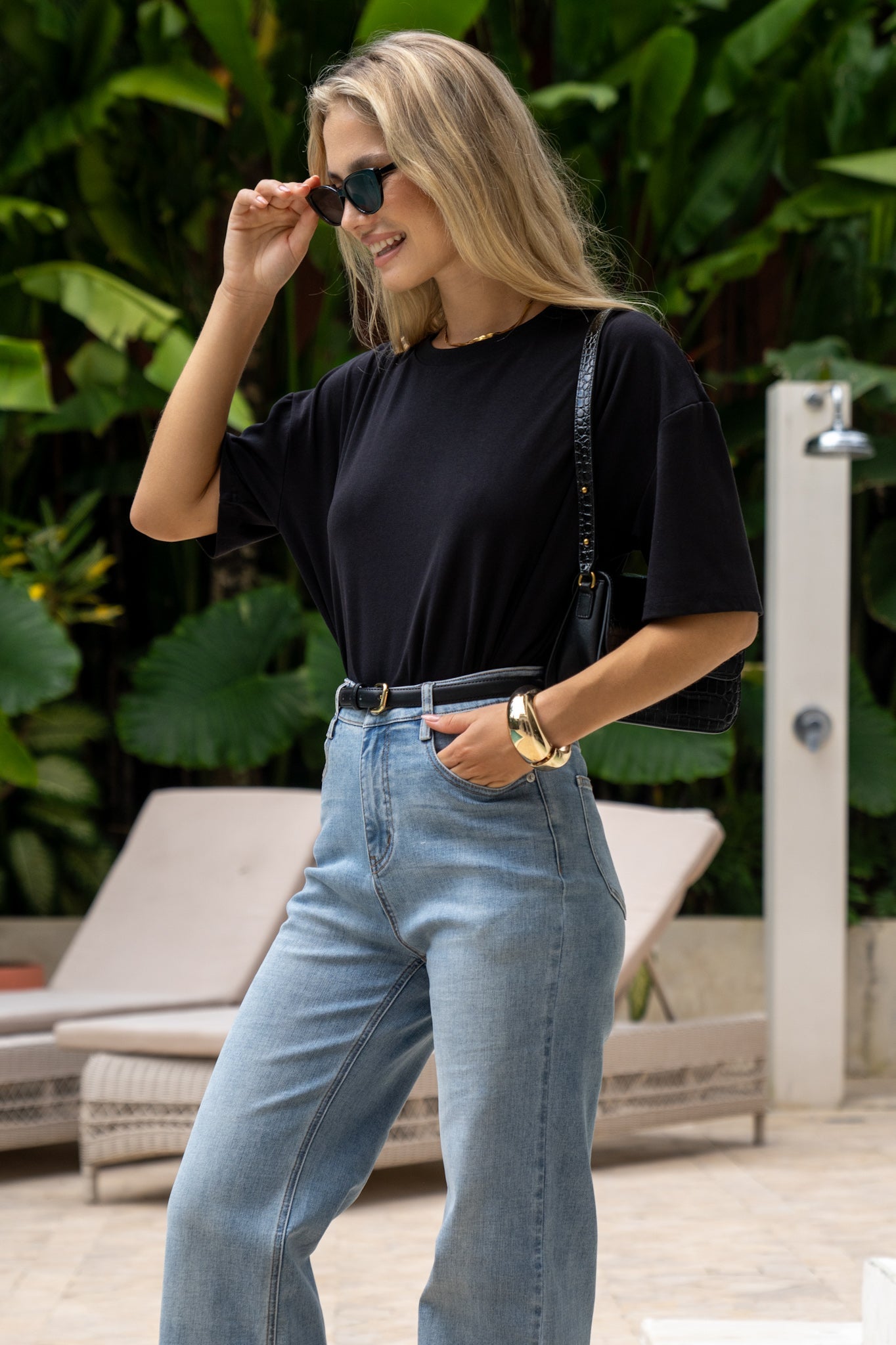 HEYCHIC Jos Relaxed Fit T-Shirt (Black)
