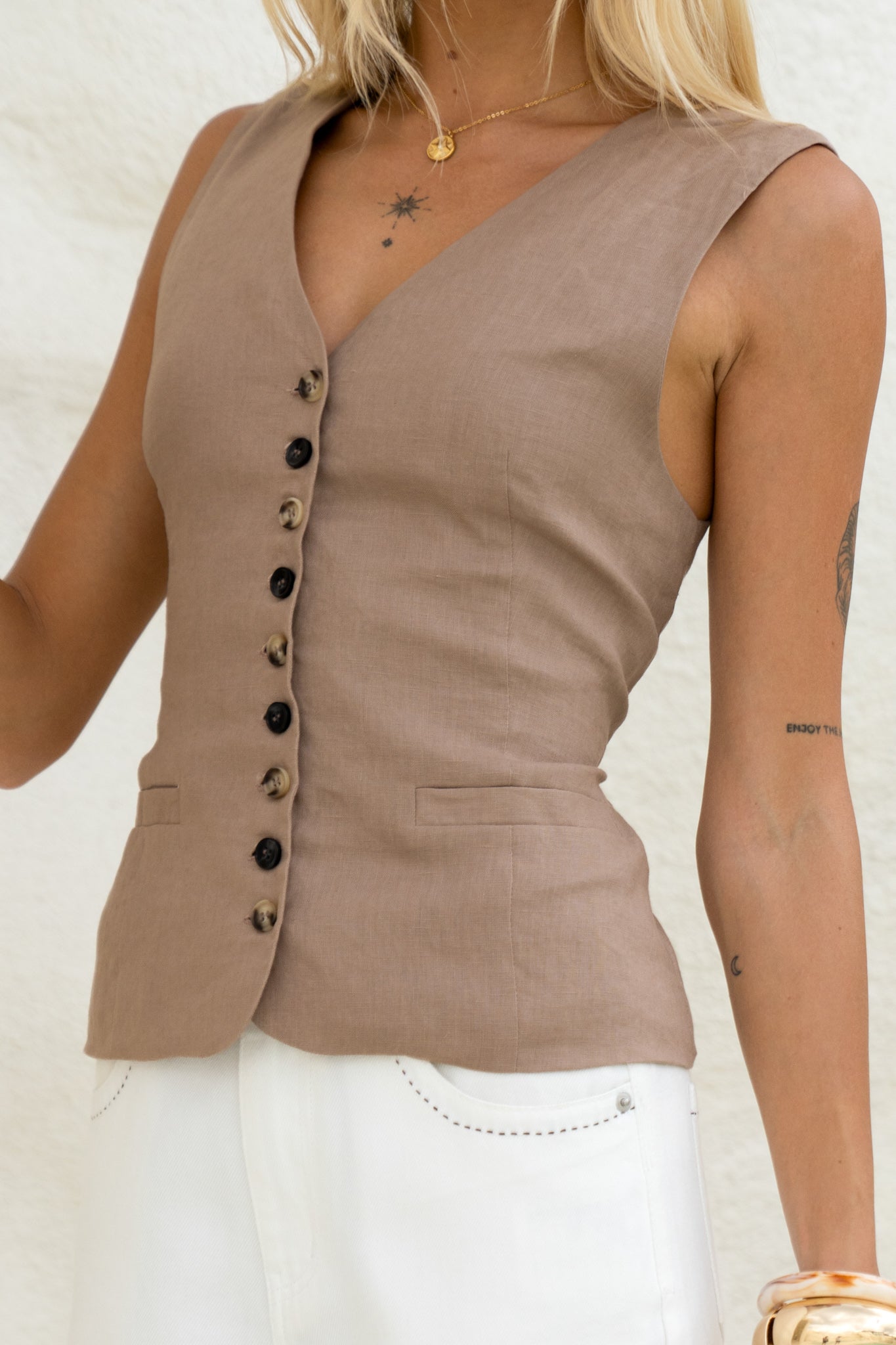 HEYCHIC Amie Linen Tailored Vest (Brown)