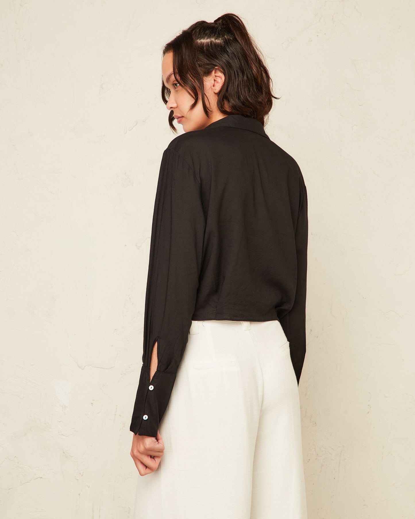 HEYCHIC Liana Collared Blouse (Black)