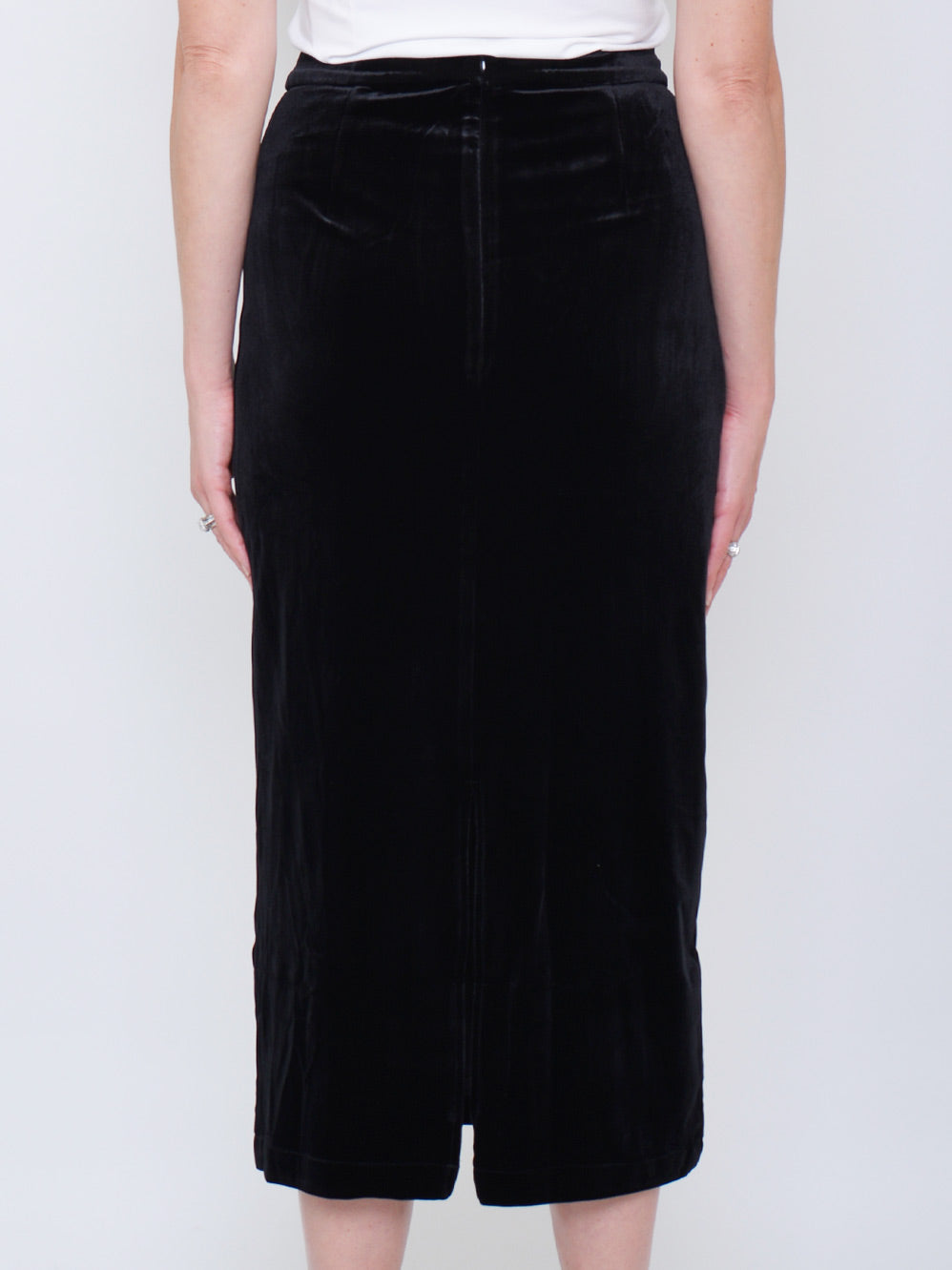 YELTUOR X HANSEN & GRETEL DAYLAN VELVET SKIRT (Black)