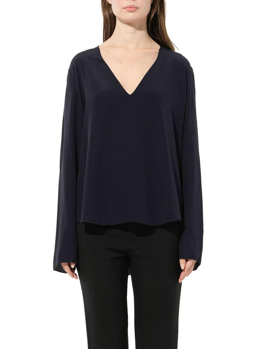 Image of a model wearing Tops. Productname: CHLOE Haut Top in Black colour by brand - CHLOE