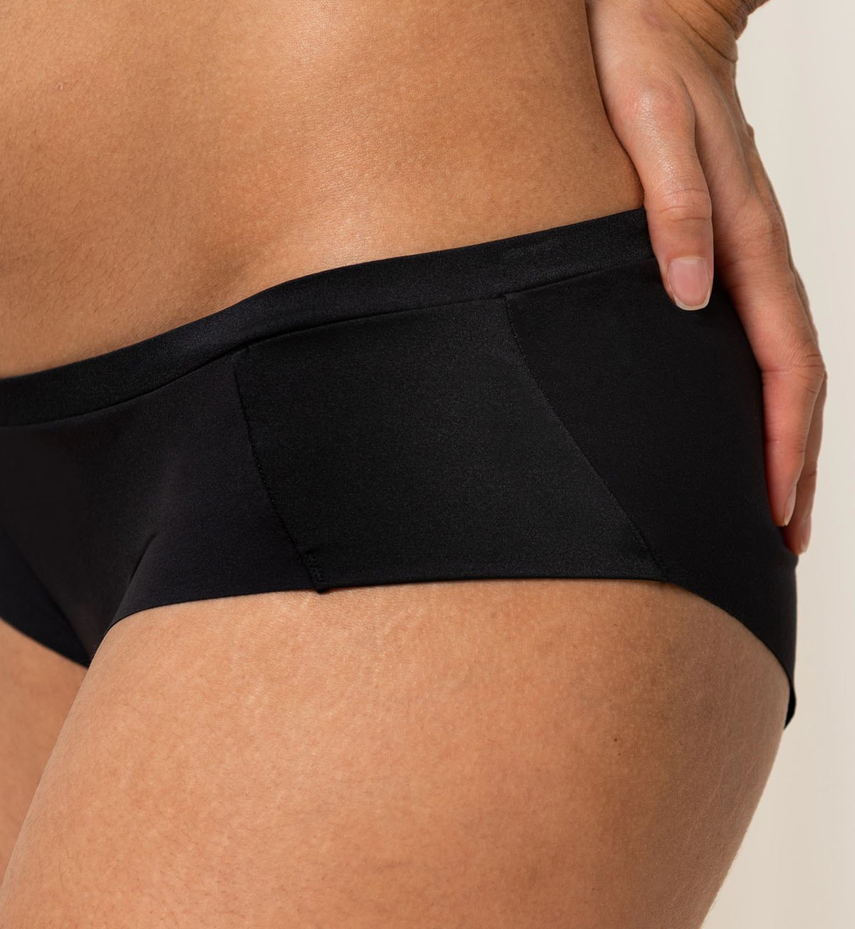Triumph Body Make-Up Soft Touch Hipster (Black)