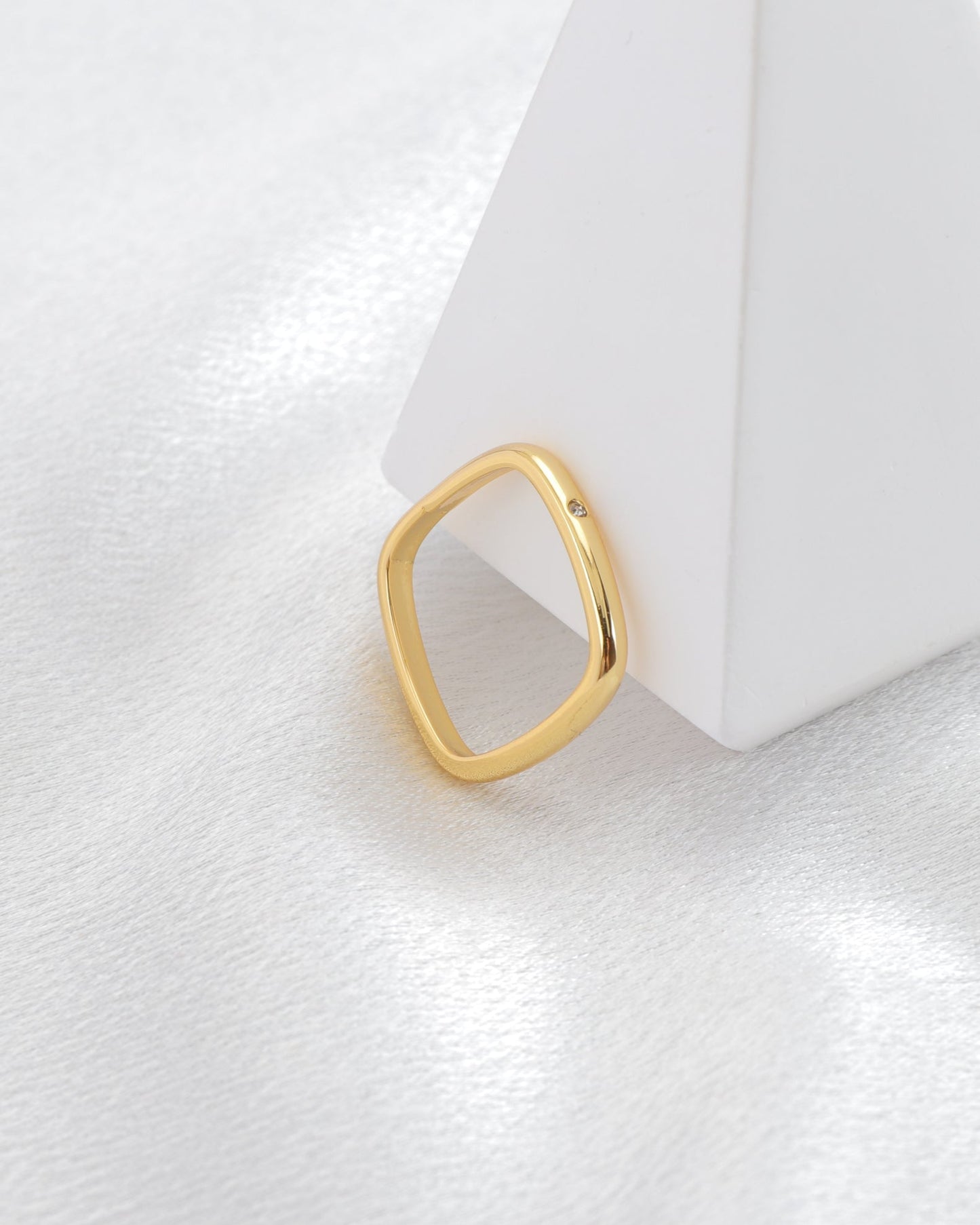 Heychic Quad Square Ring (Gold)