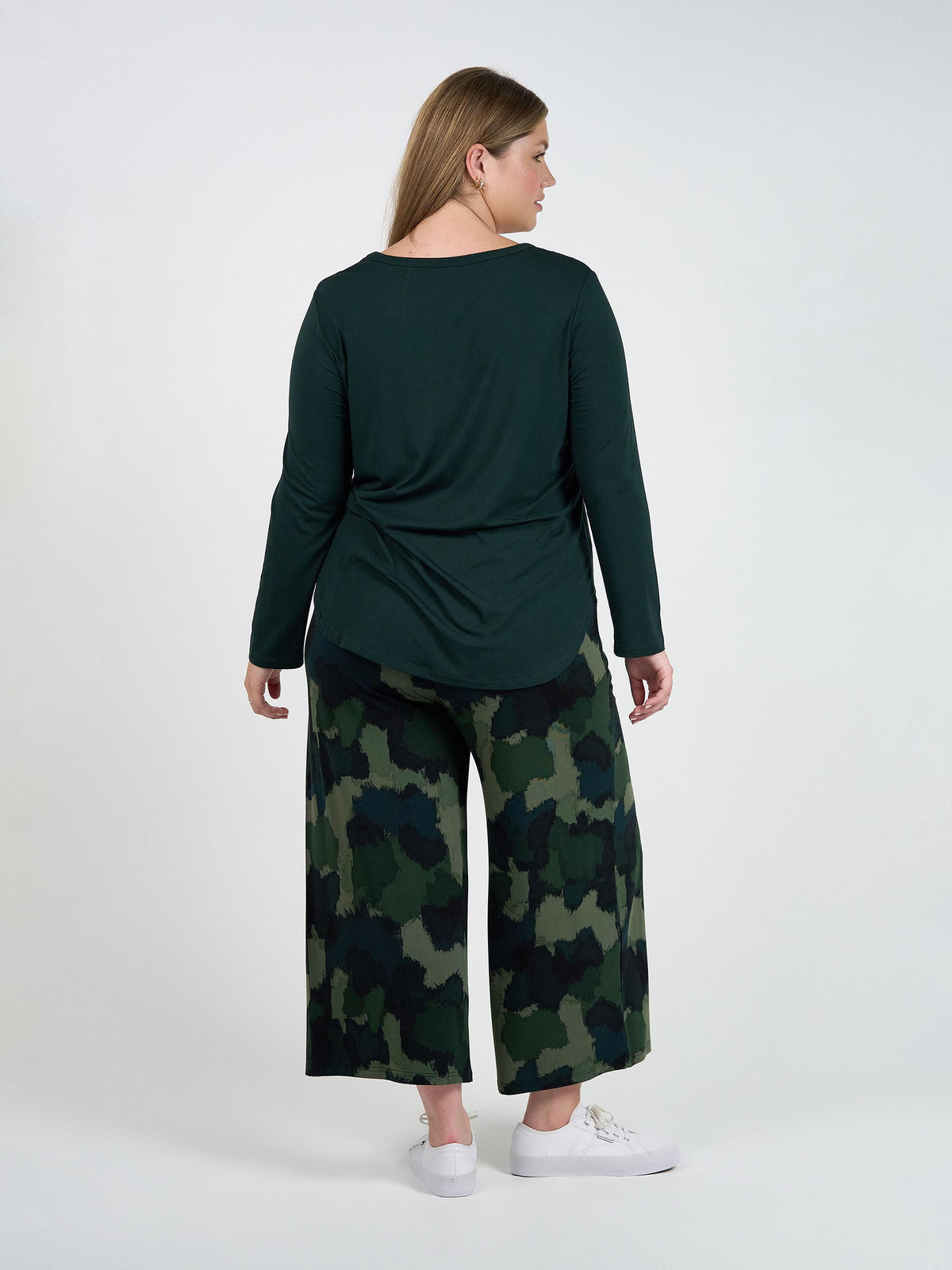 Lou Lou Sia V Neck Bamboo Longsleeve Top (Dark Green)
